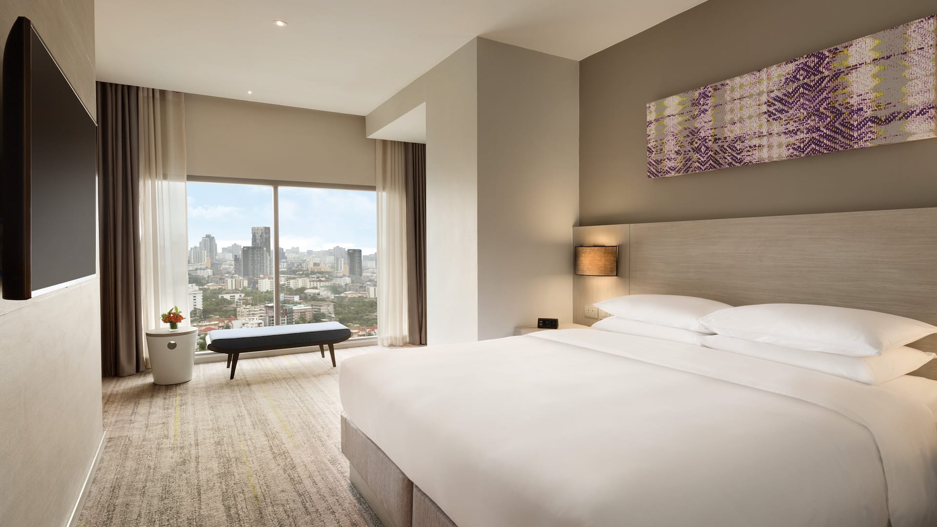 1/5 Hyatt Place Bangkok Sukhumvit King Suite Bedroom