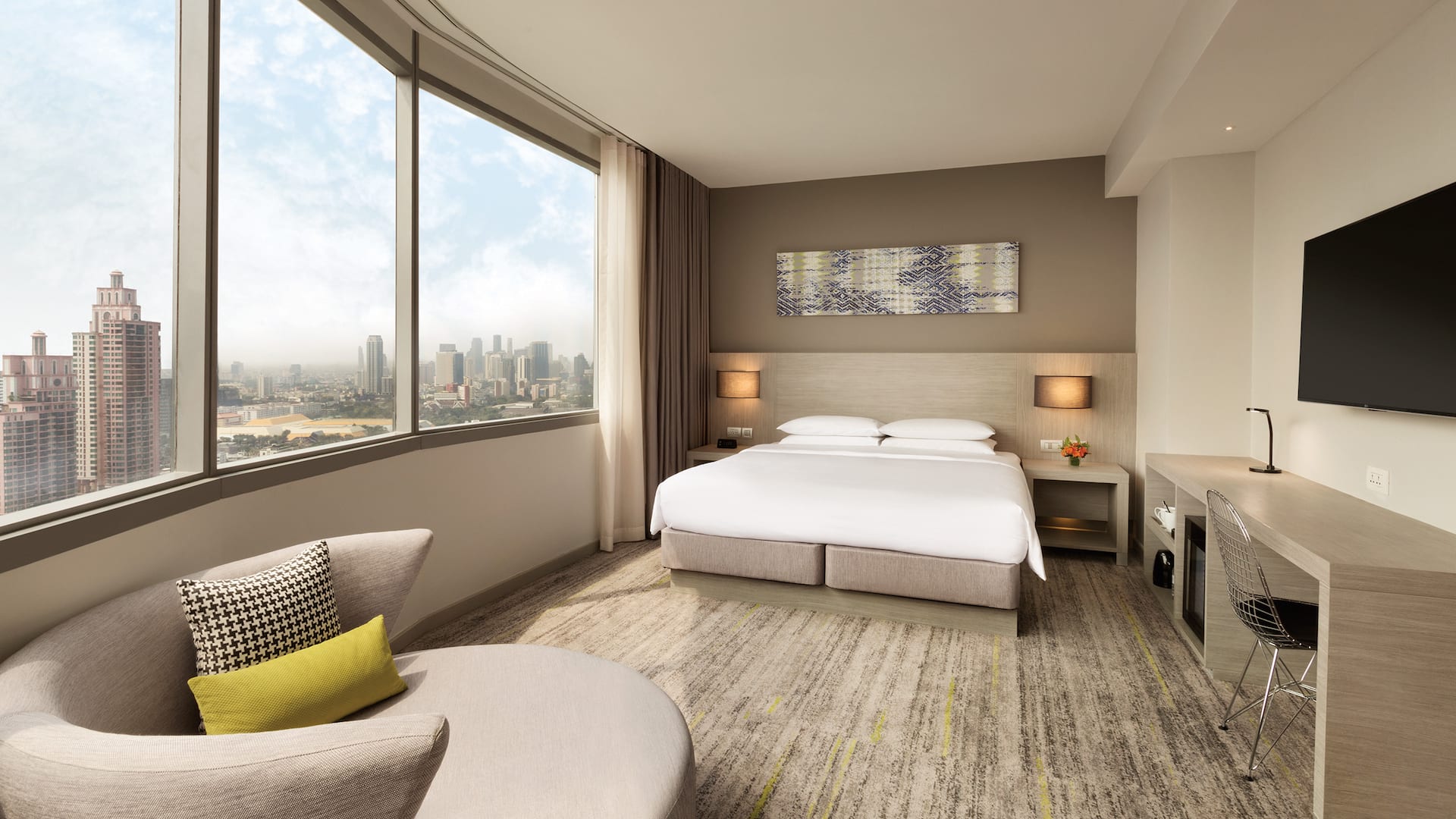1/2 Hyatt Place Bangkok Sukhumvit View King No Sofa Bed