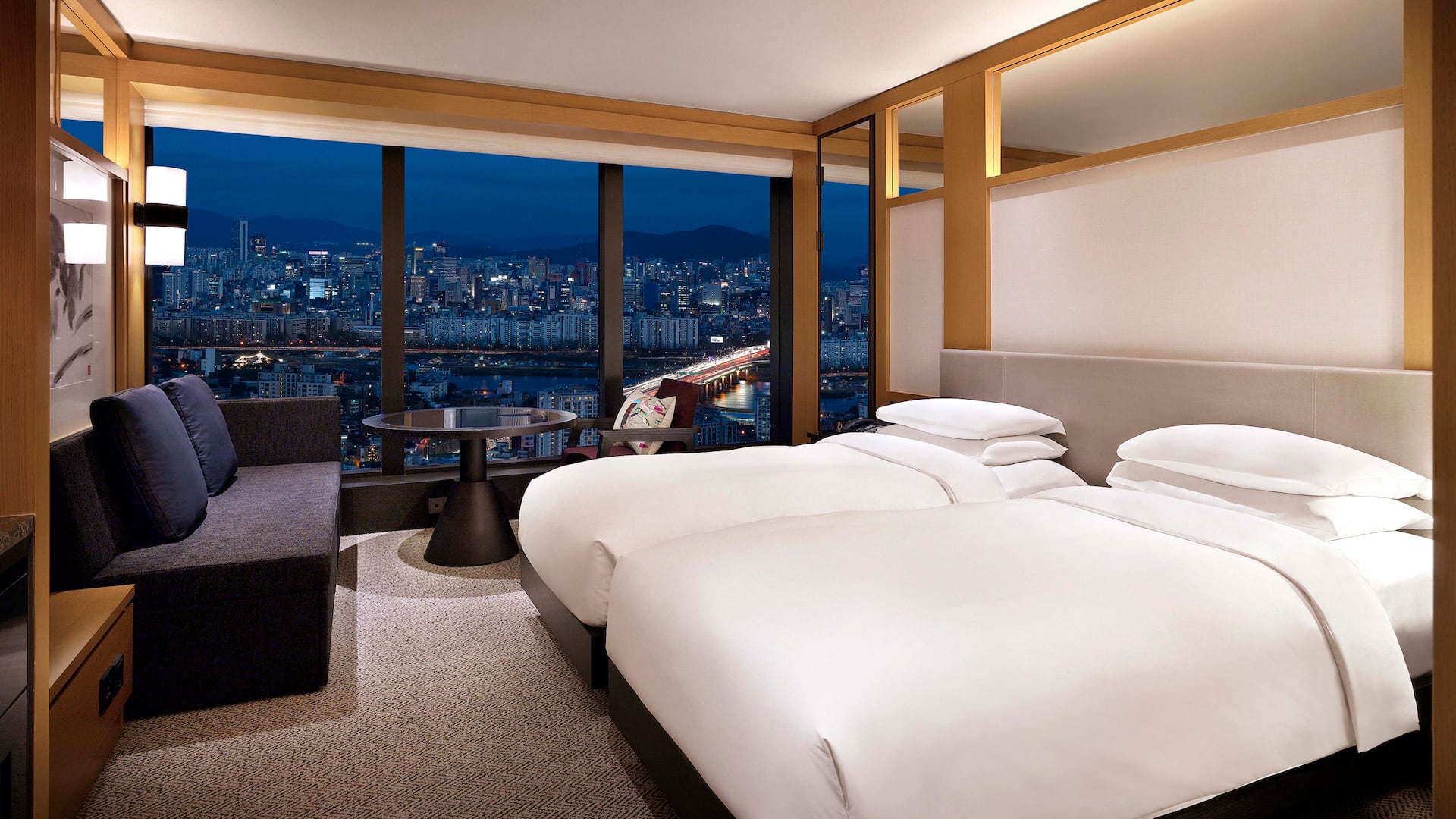 第 2，共 5 Grand Hyatt Seoul – 2 Twin Beds with Panoramic Han River Views