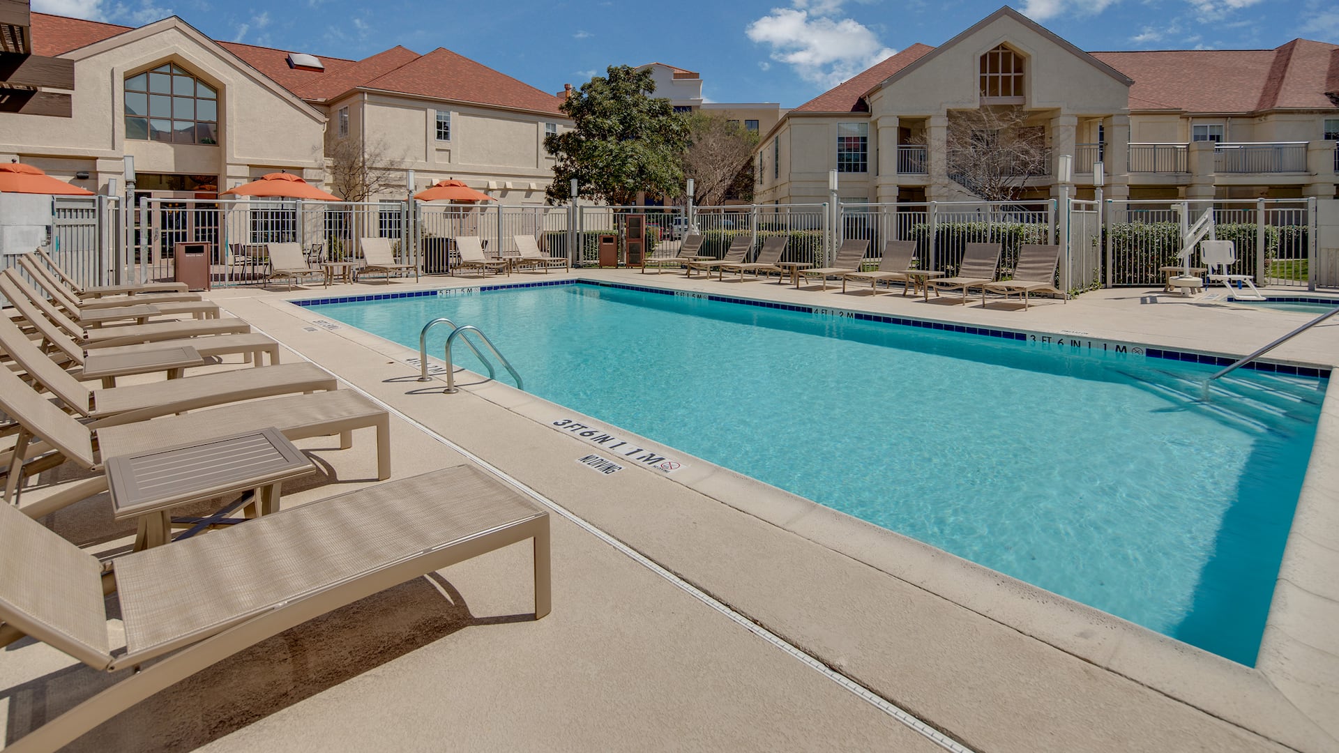 Hyatt House Dallas / Addison pool