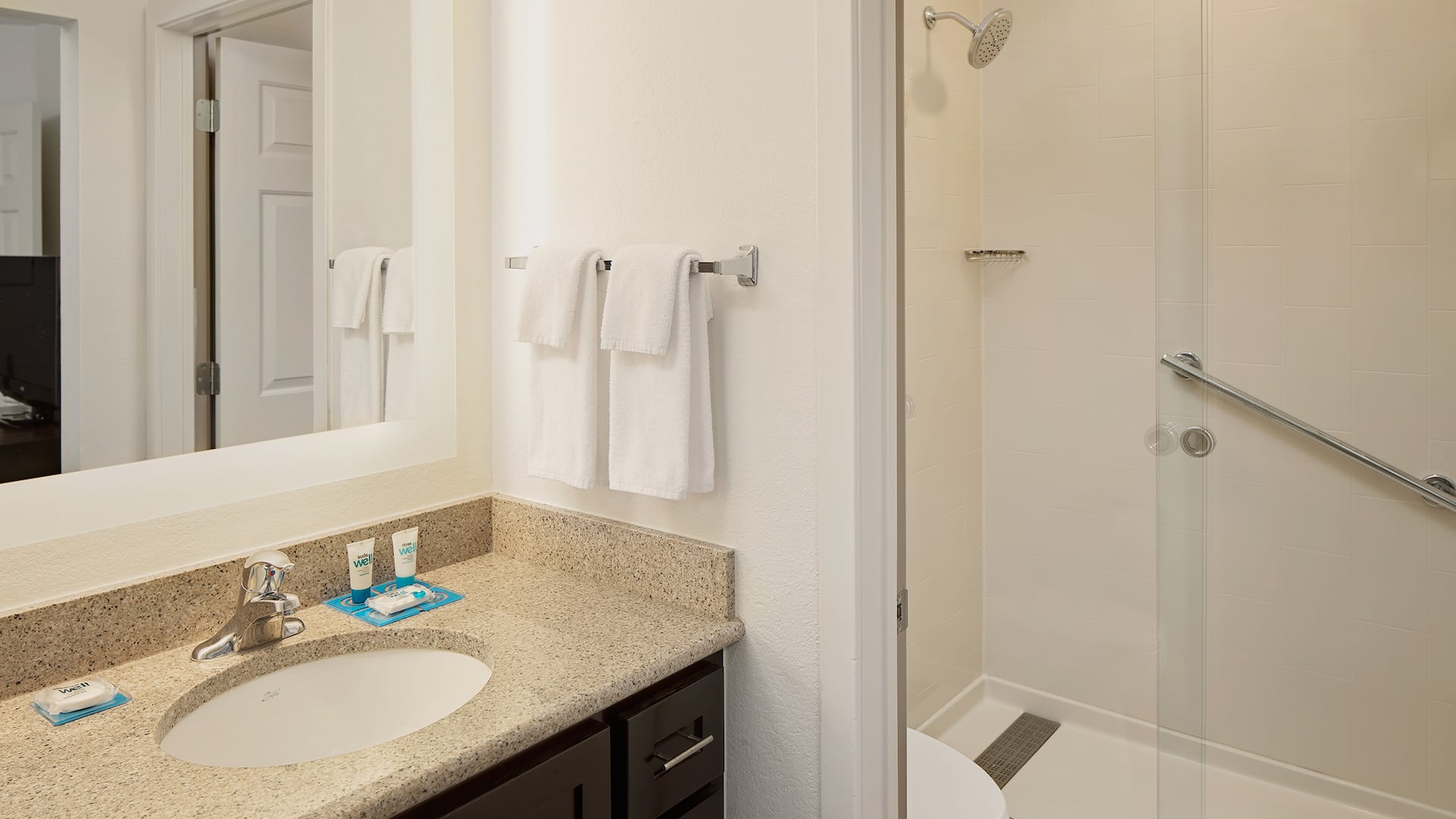 4 de 4 Hyatt House Dallas/Addison Bathroom