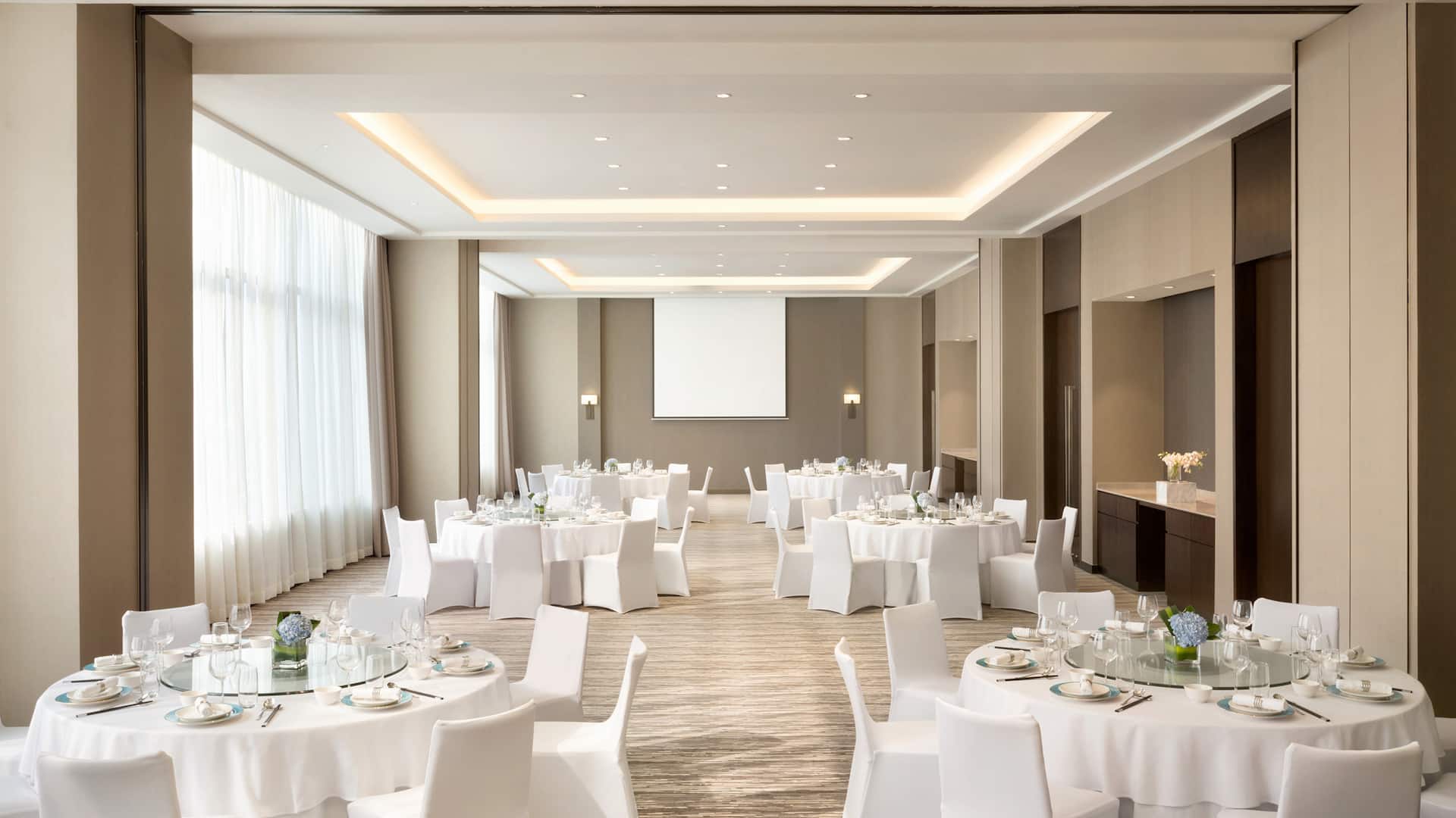 Hyatt House Shanghai New Hongqiao Meeting Place Rounds