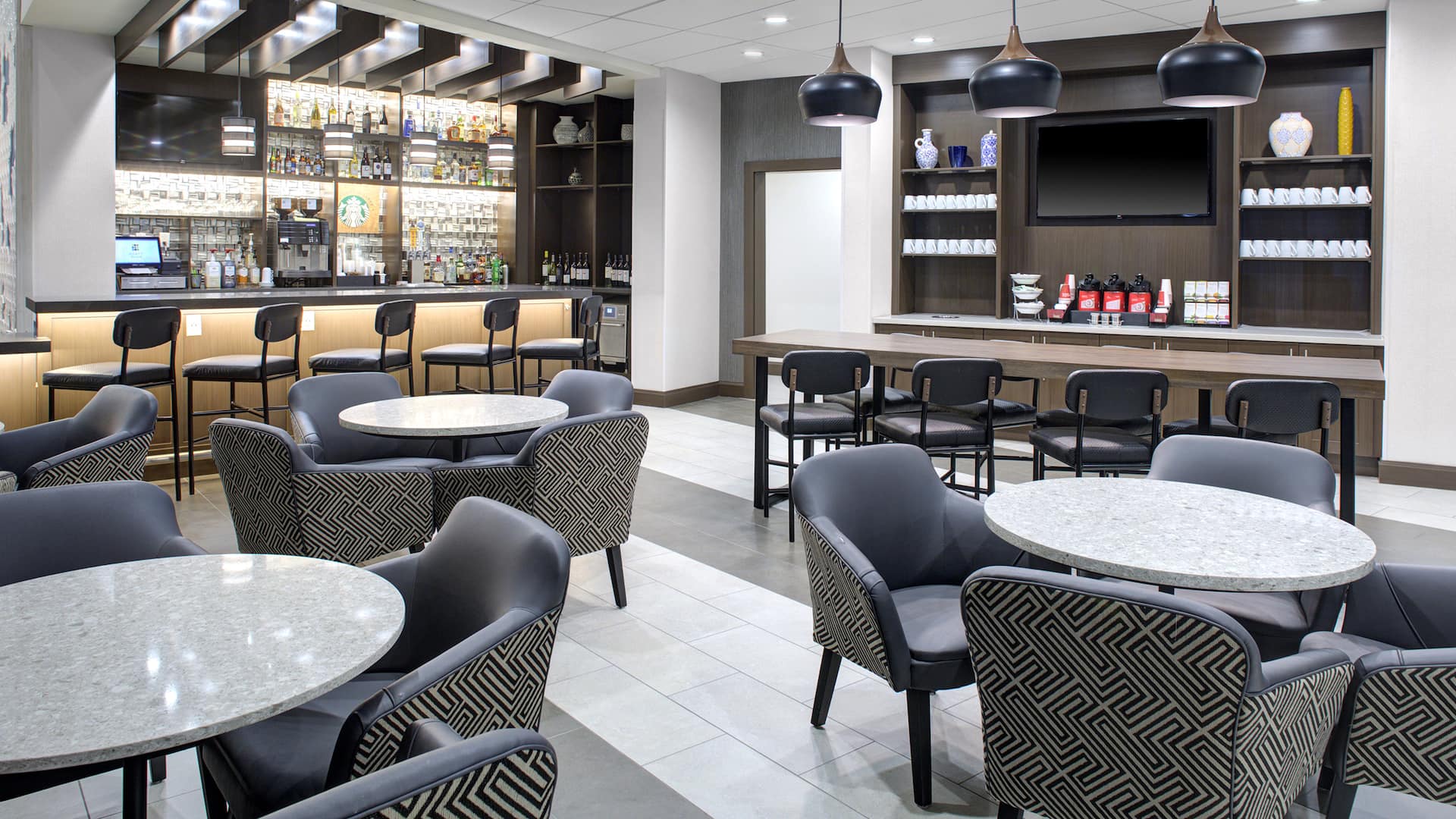 Hyatt Place Dallas/The Colony Dining Area