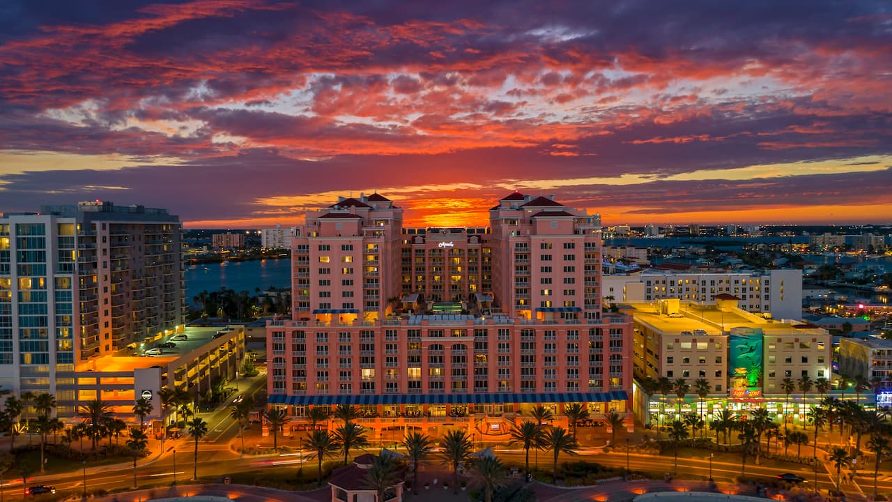 Experience Florida at our Clearwater Resort near Pier 60