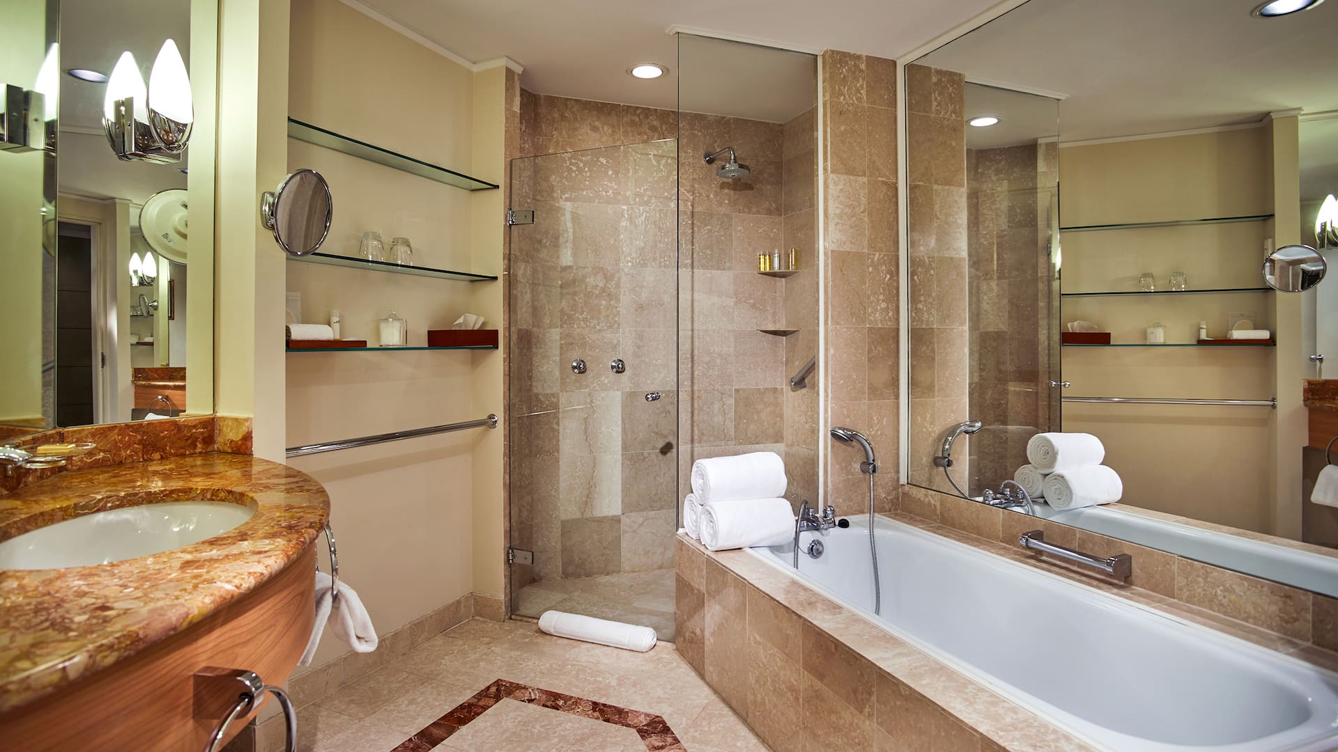 5 de 5 Hyatt Regency Belgrade Deluxe King Bathroom