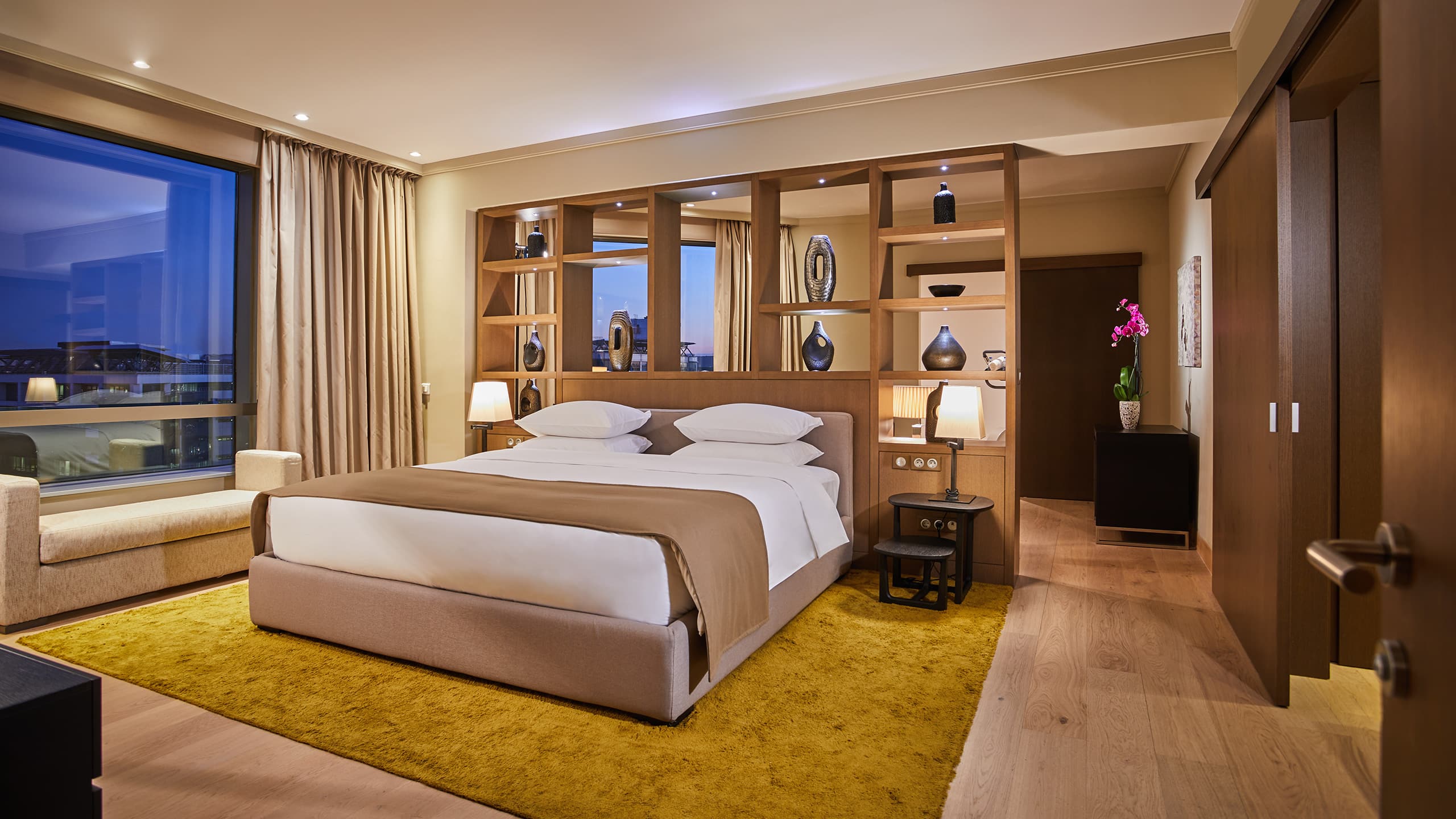 Hyatt Regency Belgrade Presidential Suite Bedroom
