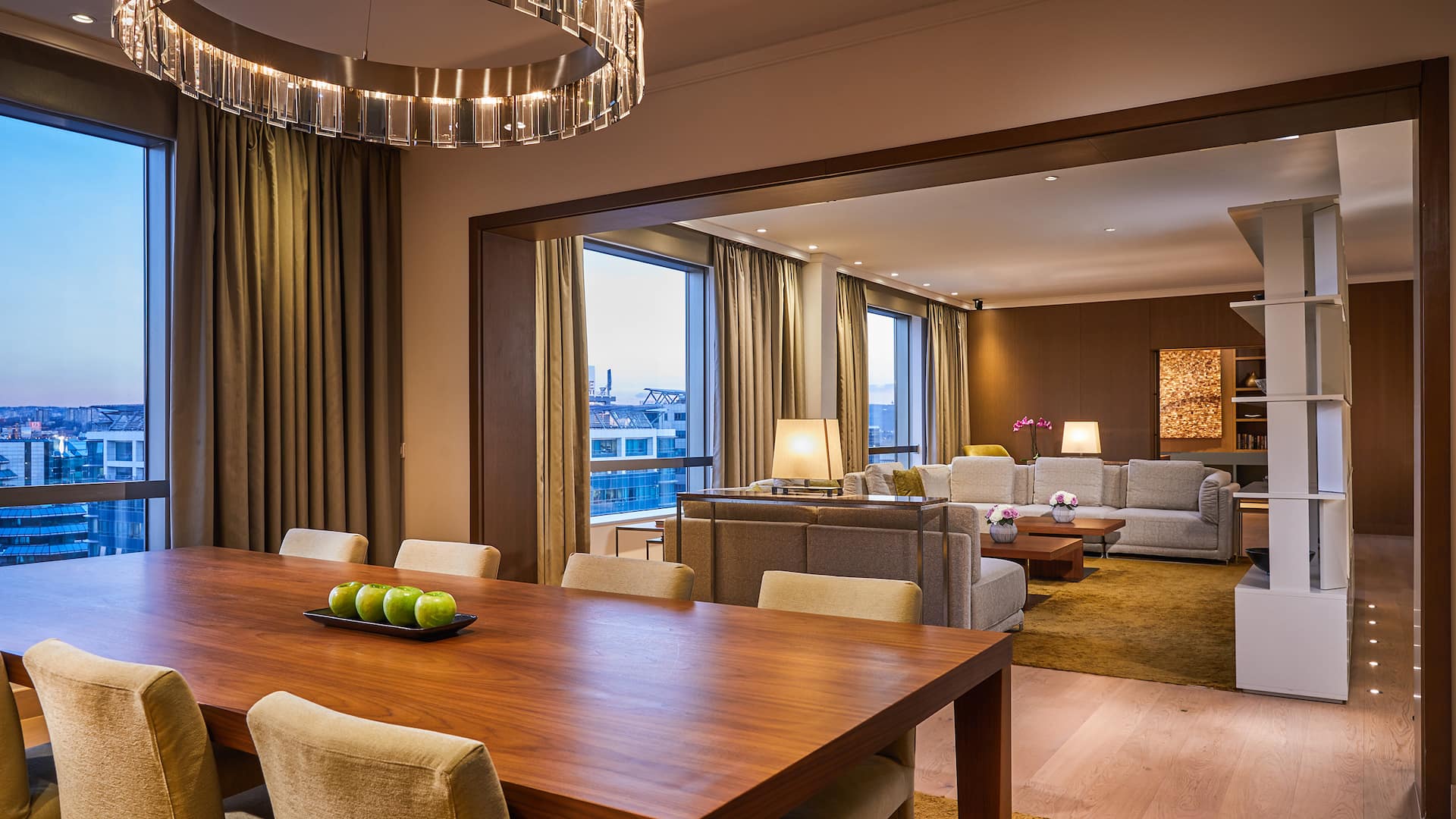 3 de 5 Hyatt Regency Belgrade Presidential Suite Dining Room