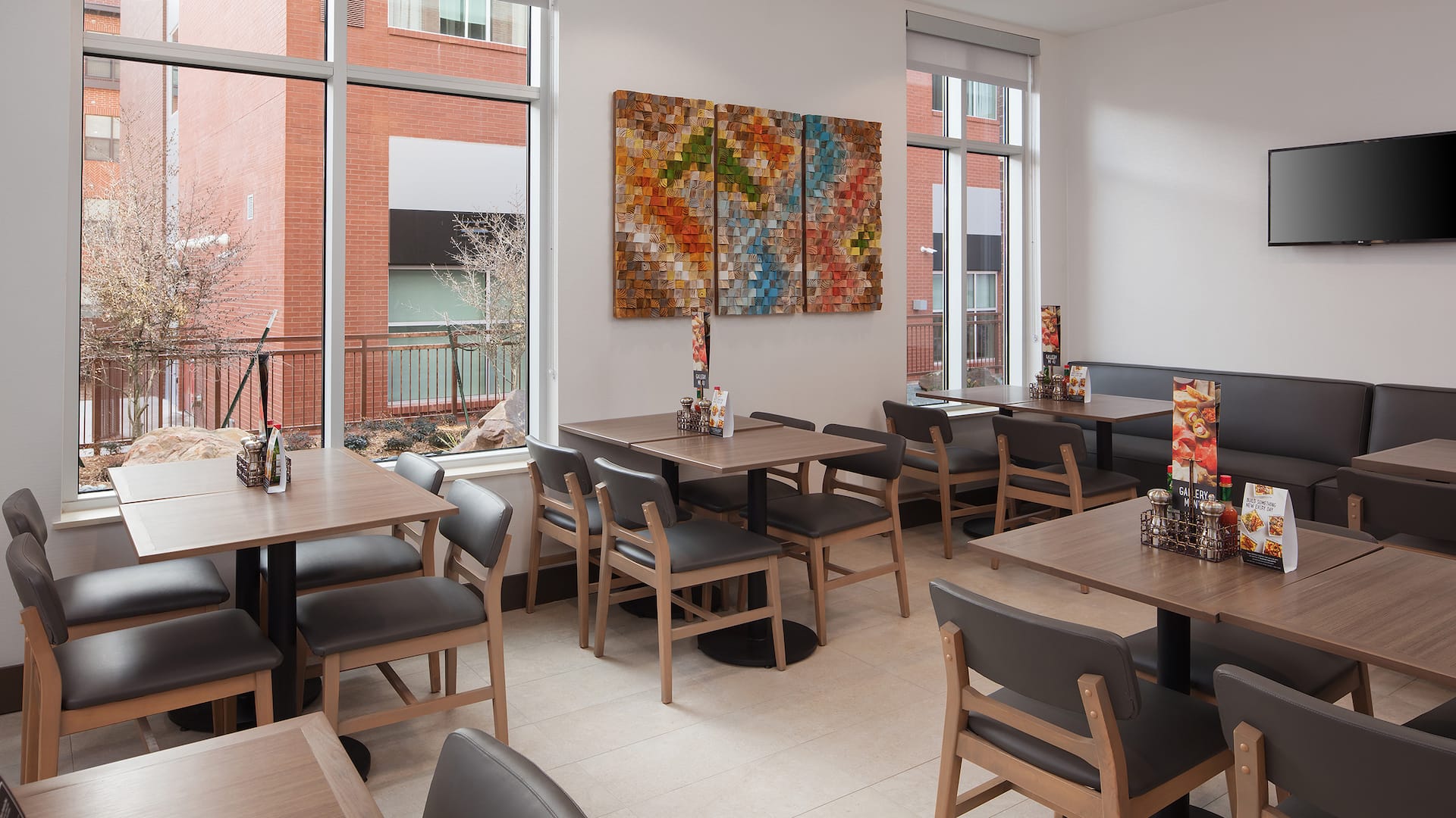 Hyatt Place Oklahoma City / Bricktown Breakfast Sunroom
