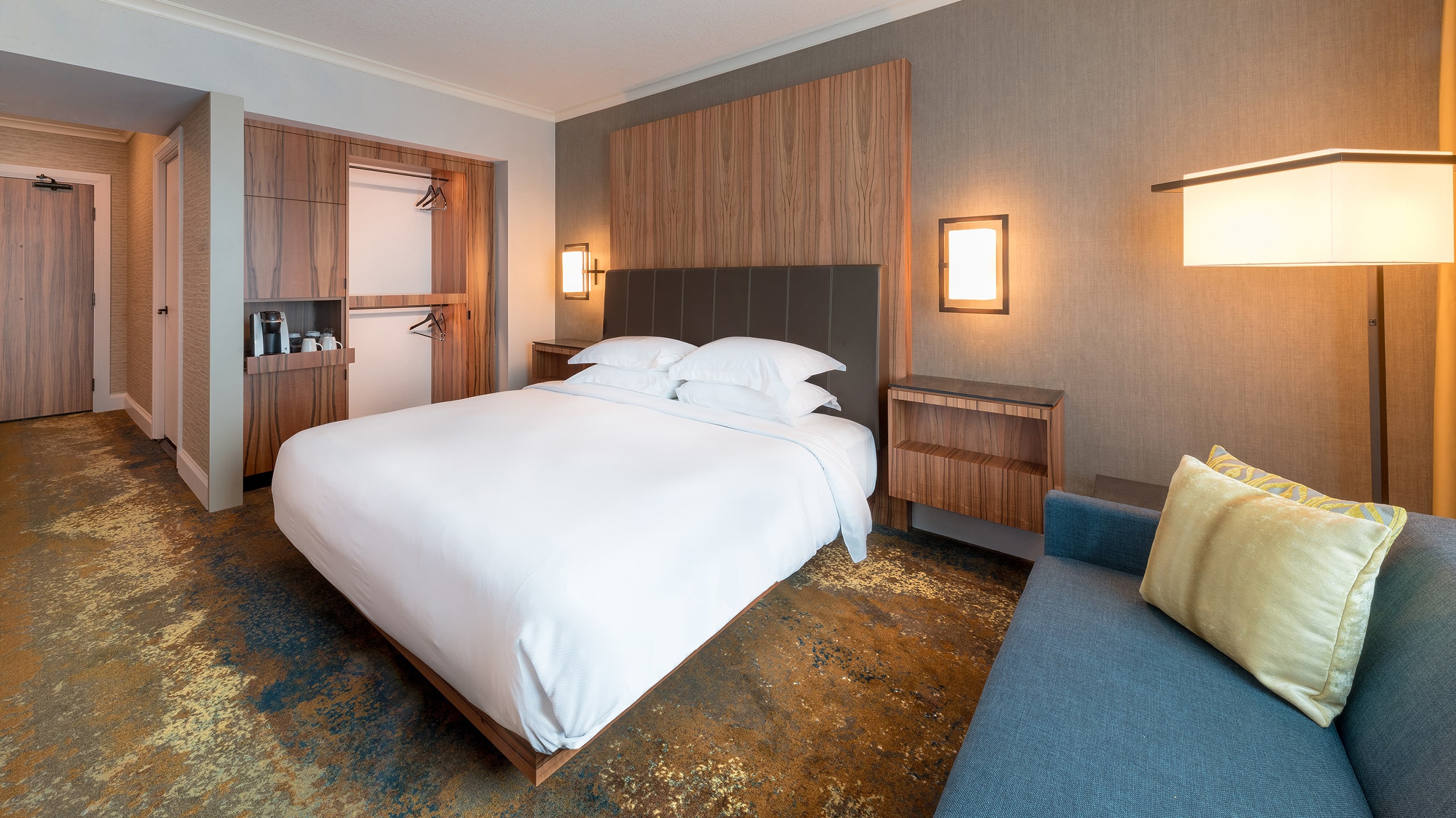 Hyatt Regency Calgary Accessible Bedroom
