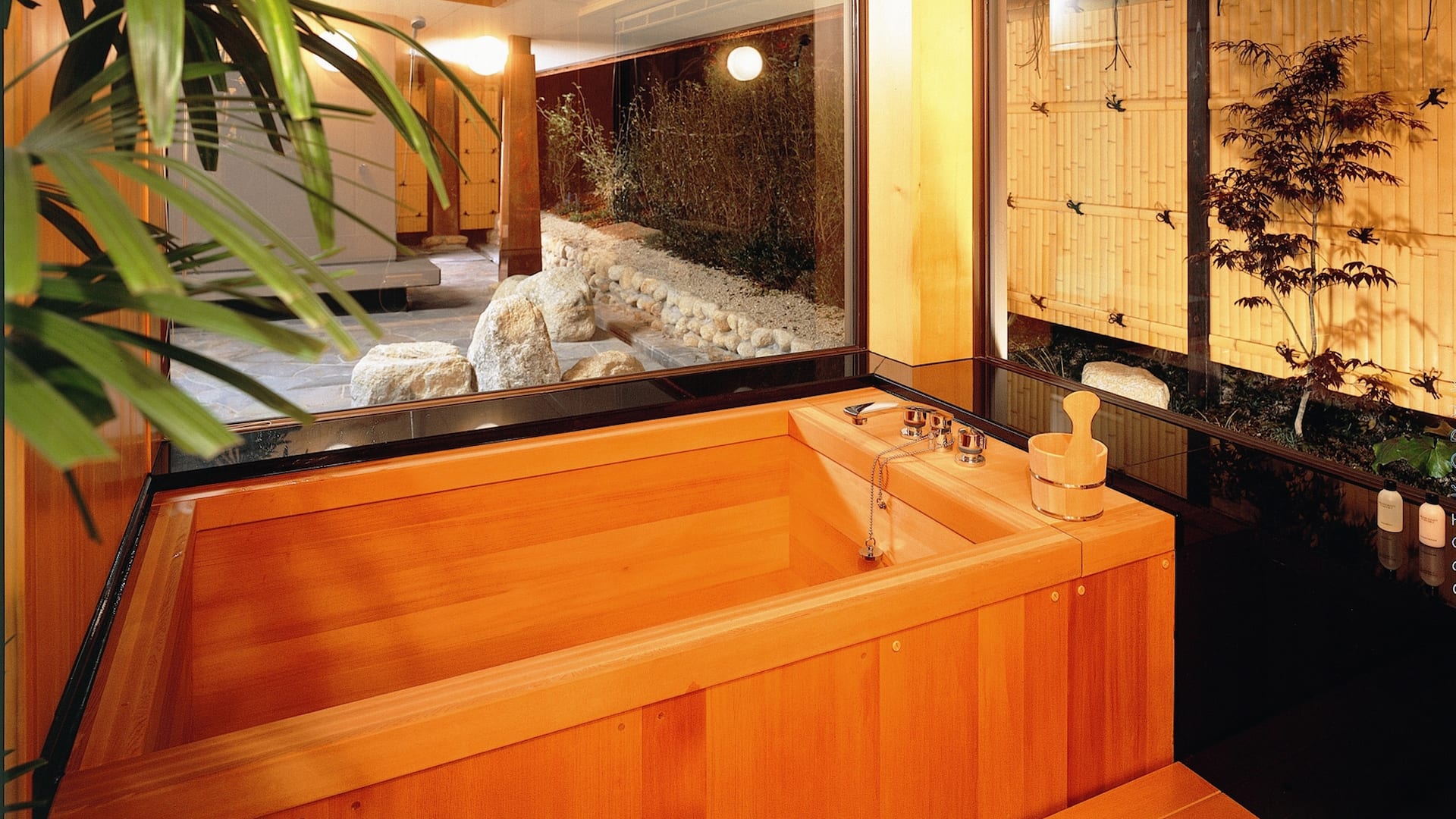 4 de 6 Japanese Suite 2, bath room