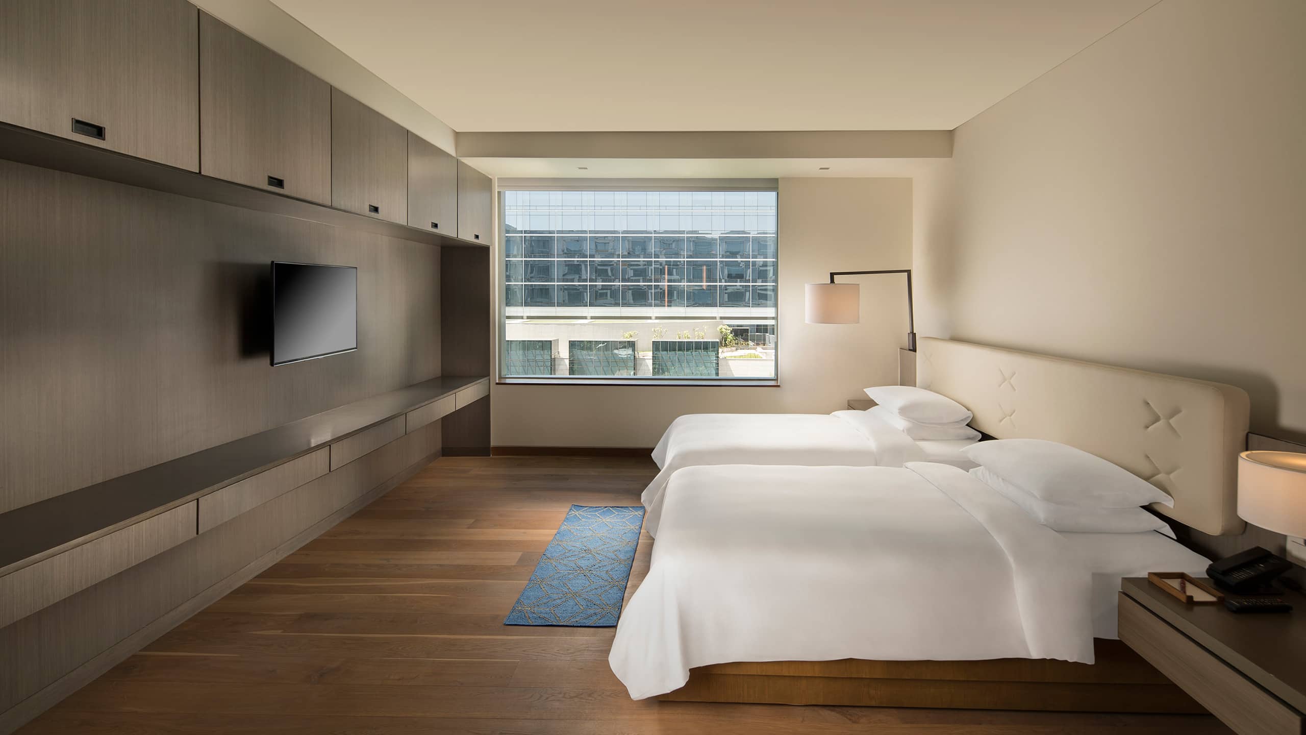 2 de 5 Andaz Delhi 3BHK Guestroom