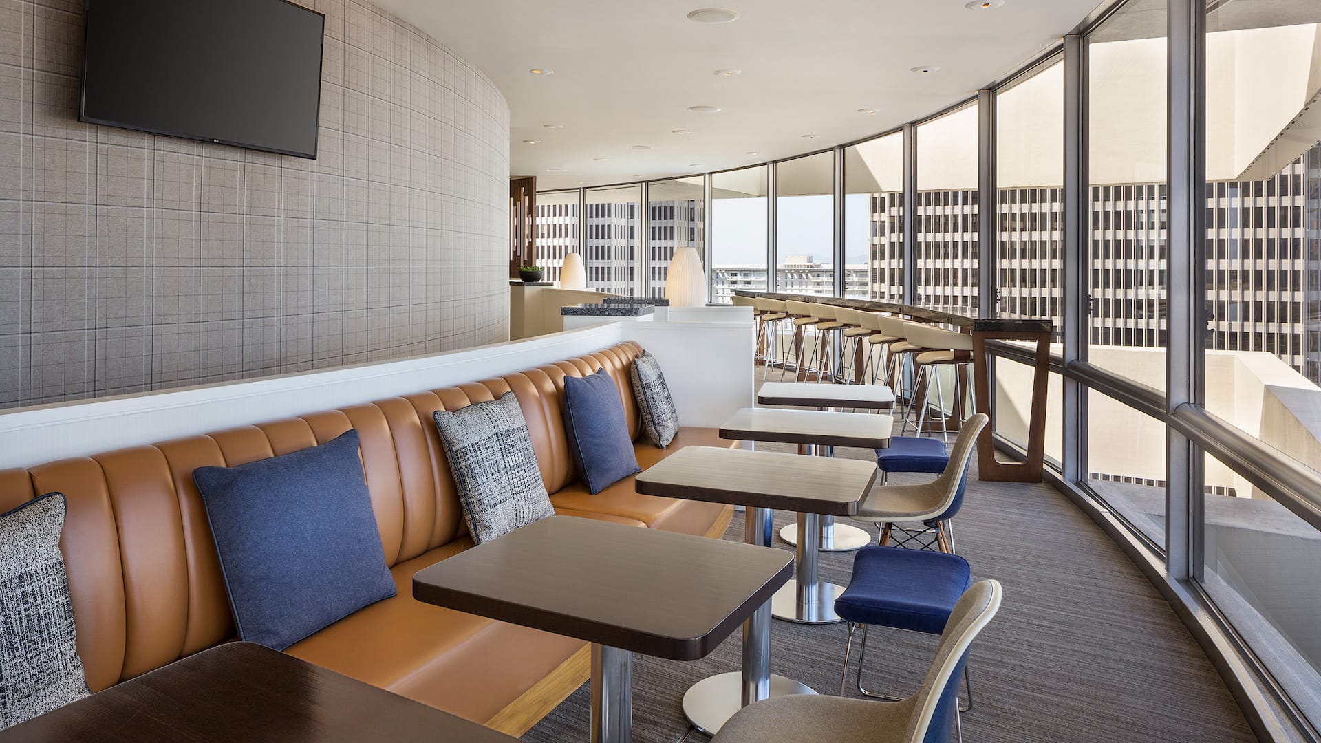 2 of 4 Hyatt Regency San Francisco Regency Club Lounge Seating Area