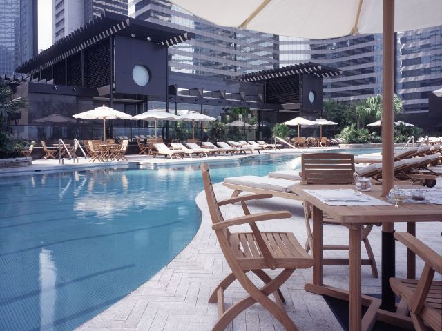 The Grill露天池畔餐厅