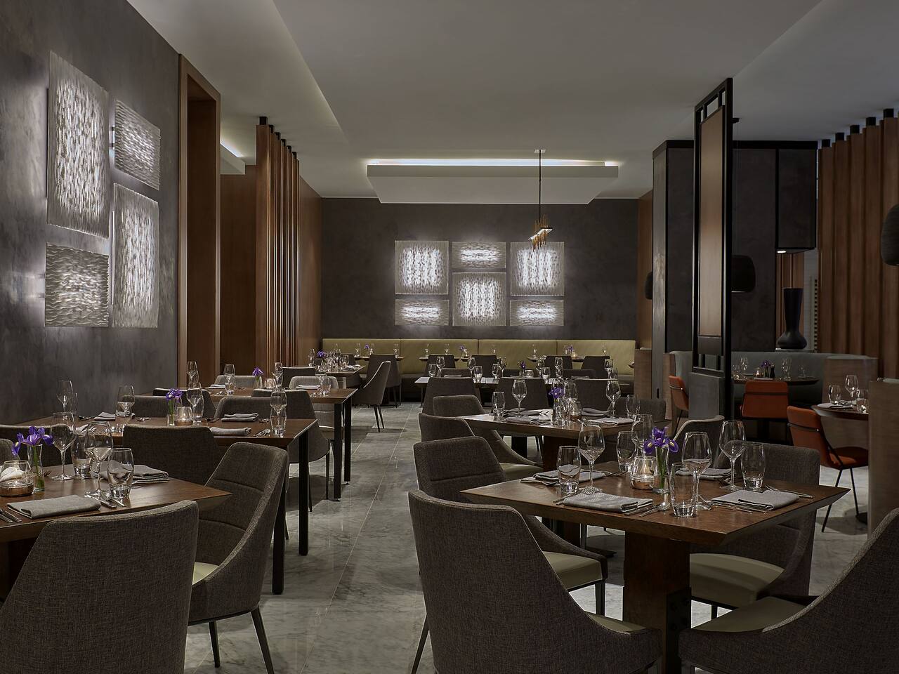 Restaurant seating