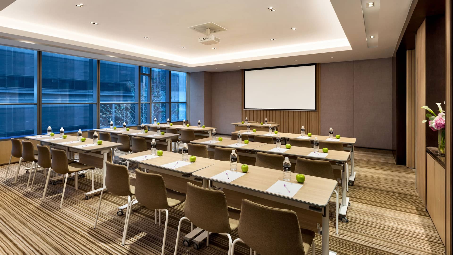Hyatt Place Shanghai Hongqiao CBD Meeting Place Classroom