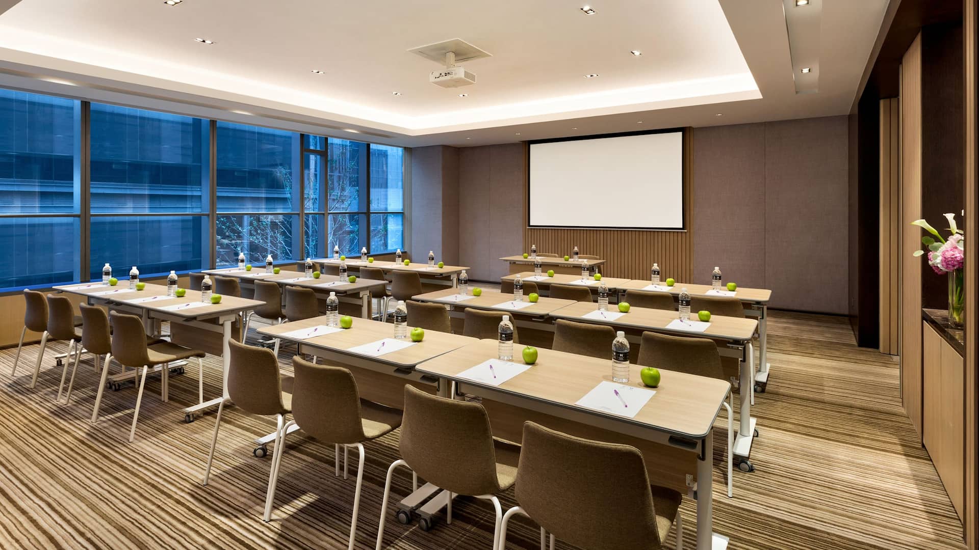 第 1，共 1 Hyatt House Shanghai Hongqiao CBD Meeting Place Classroom