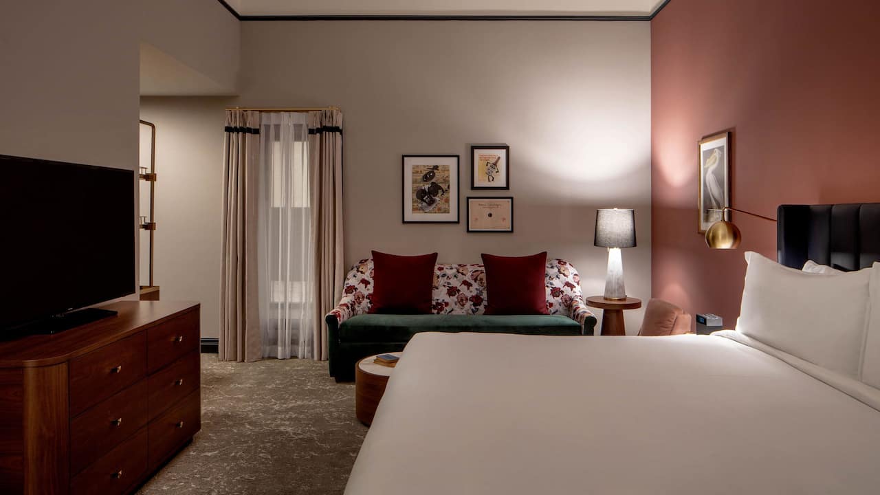 Deluxe Atrium Room