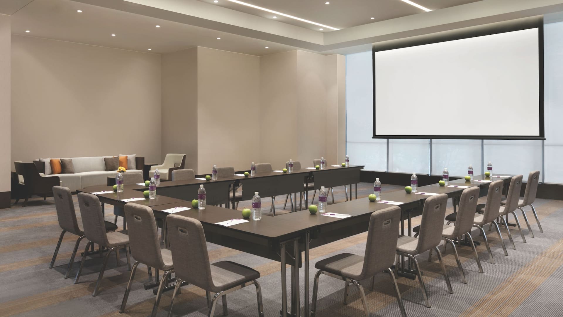 Hyatt Place Shanghai Tianshan Plaza Meeting Space U Shape