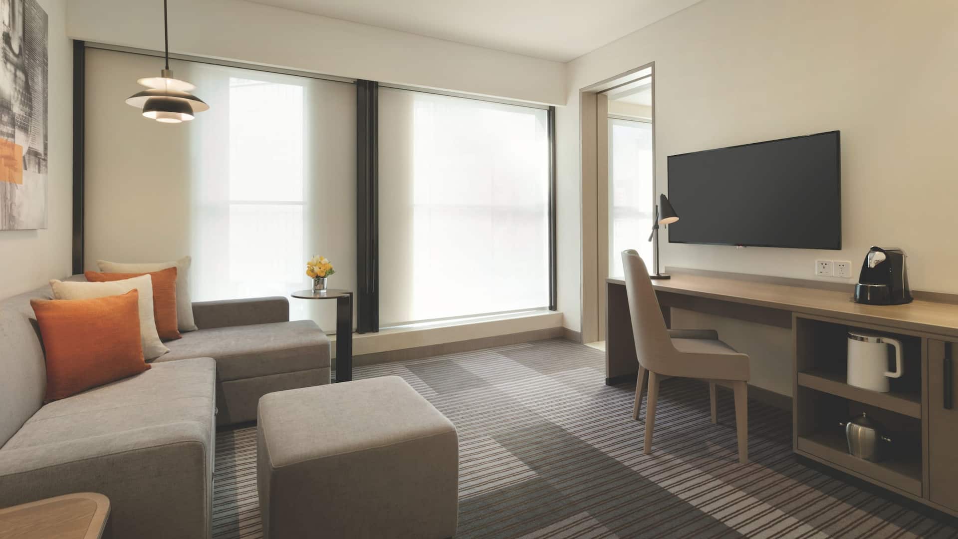 1/3 Hyatt Place Shanghai Tianshan Plaza One King Bed Suite