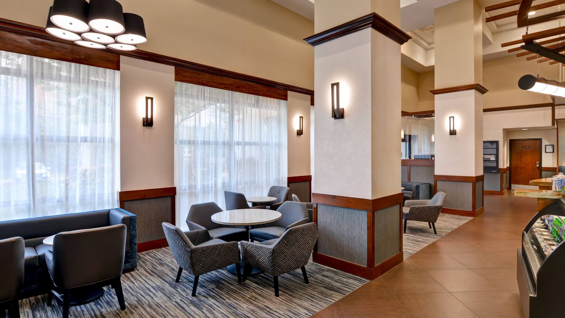 Hyatt Place Birmingham/Hoover Lobby Seating