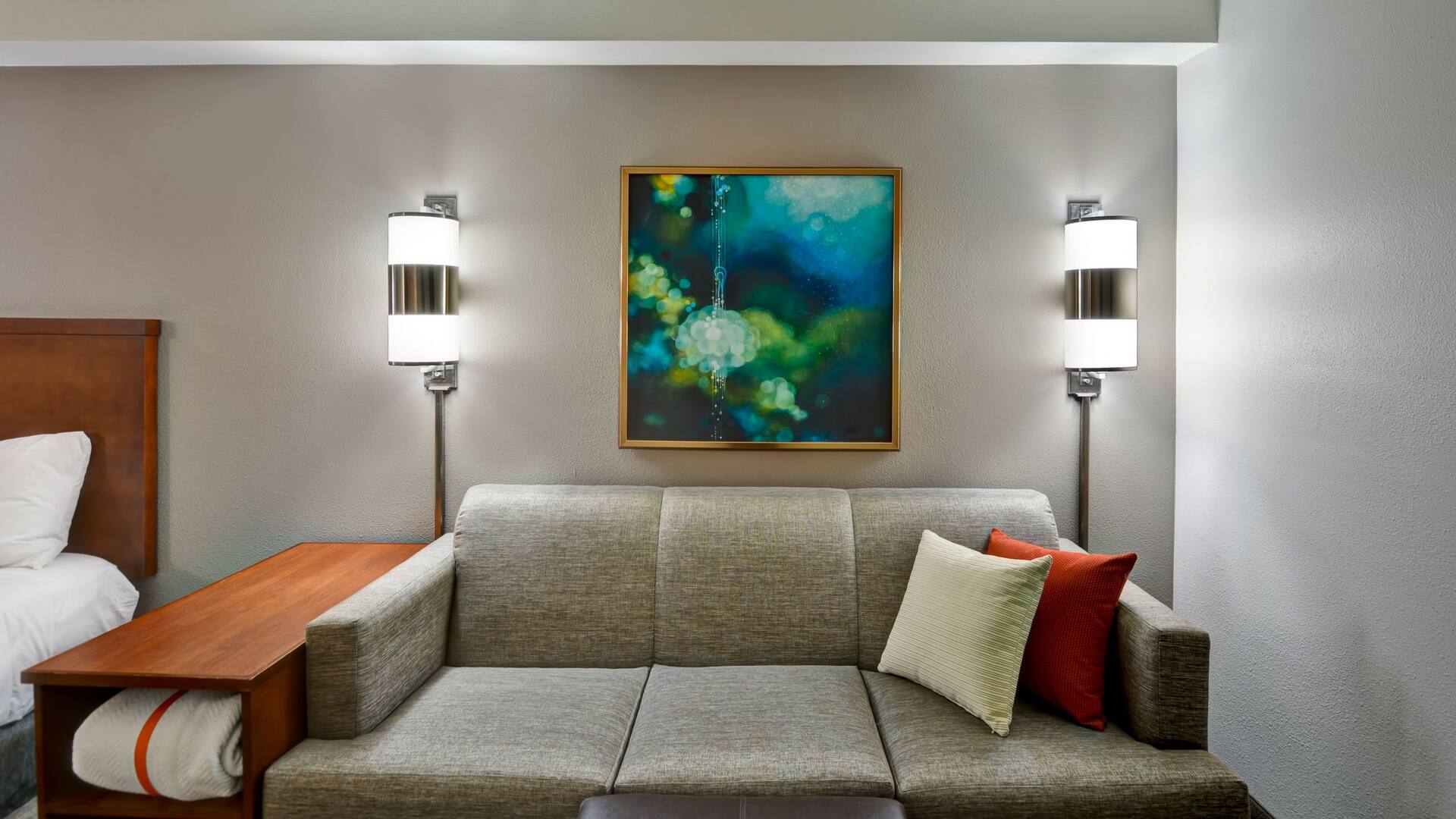 Hyatt Place Birmingham/Hoover Accessible Couch
