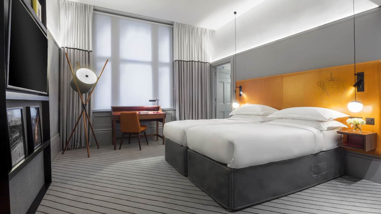Bedroom with two single beds