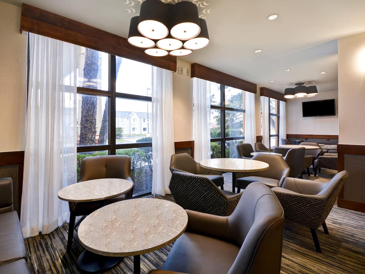 Hyatt Place Columbus / Worthington Lobby Seating