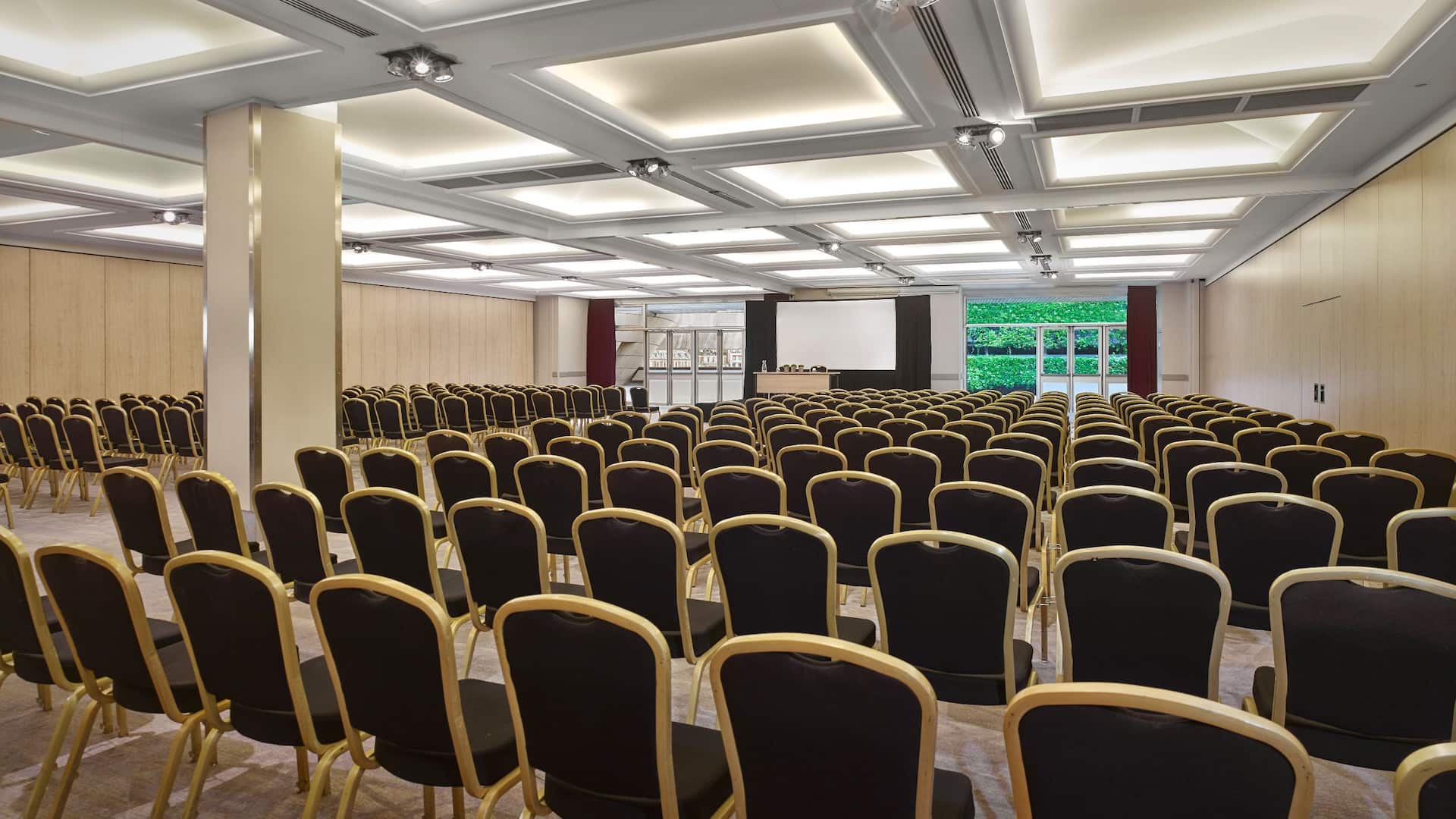 Hyatt Regency Paris Étoile Meeting Conference