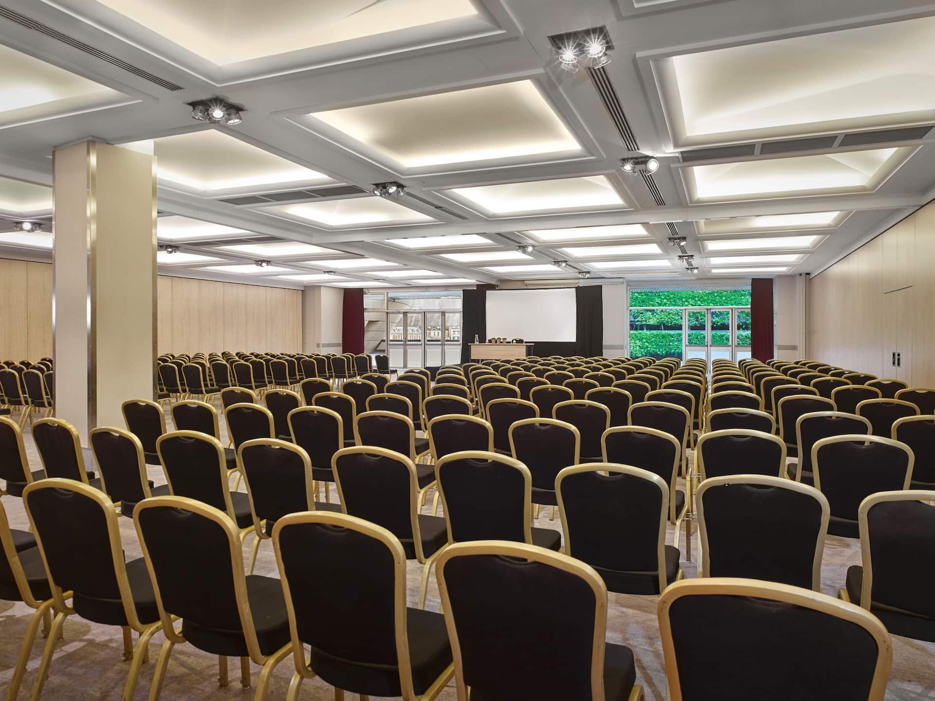 Hyatt Regency Paris Étoile Meeting Conference