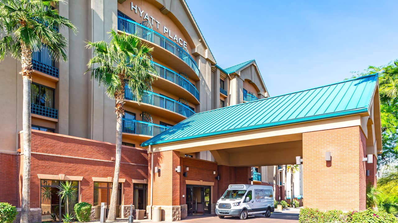 Exterior of Hyatt Place Tempe/Phoenix Airport at daytime  