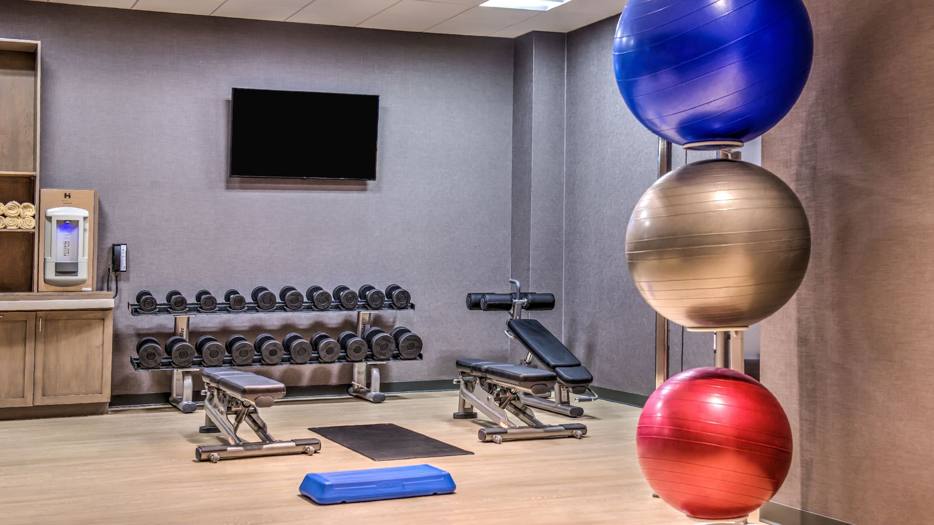 Hyatt House Raleigh / RDU / Brier Creek Weight Room
