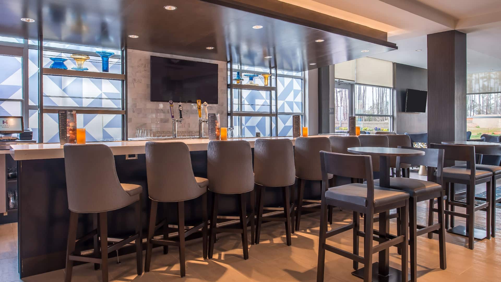Hyatt House Raleigh / RDU / Brier Creek Bar