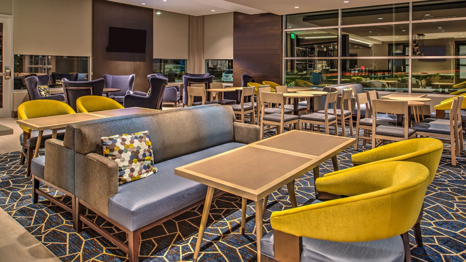 Hyatt House Raleigh / RDU / Brier Creek Cafe Seating