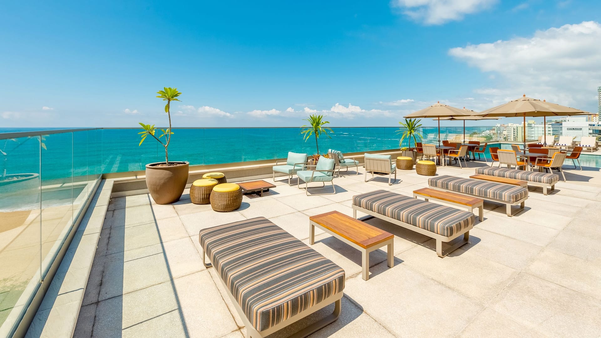 Hyatt Place Macaé Rooftop Seating Views