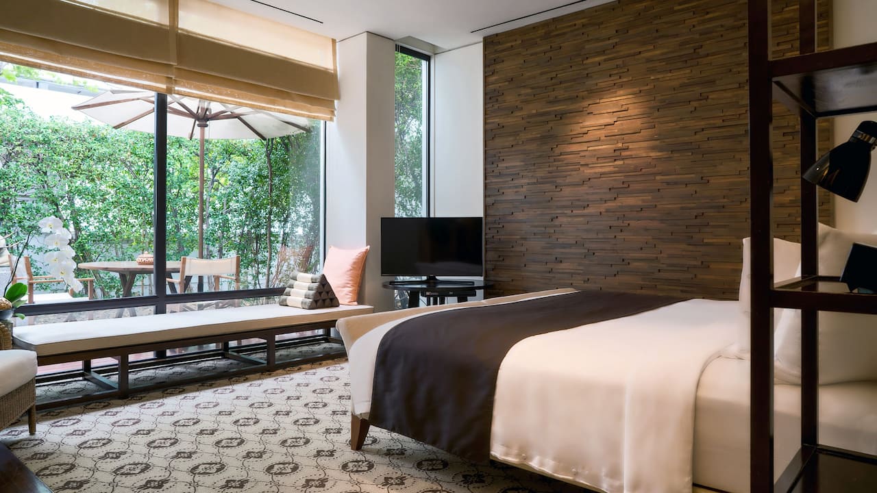 Spa Cottage Bedroom Back