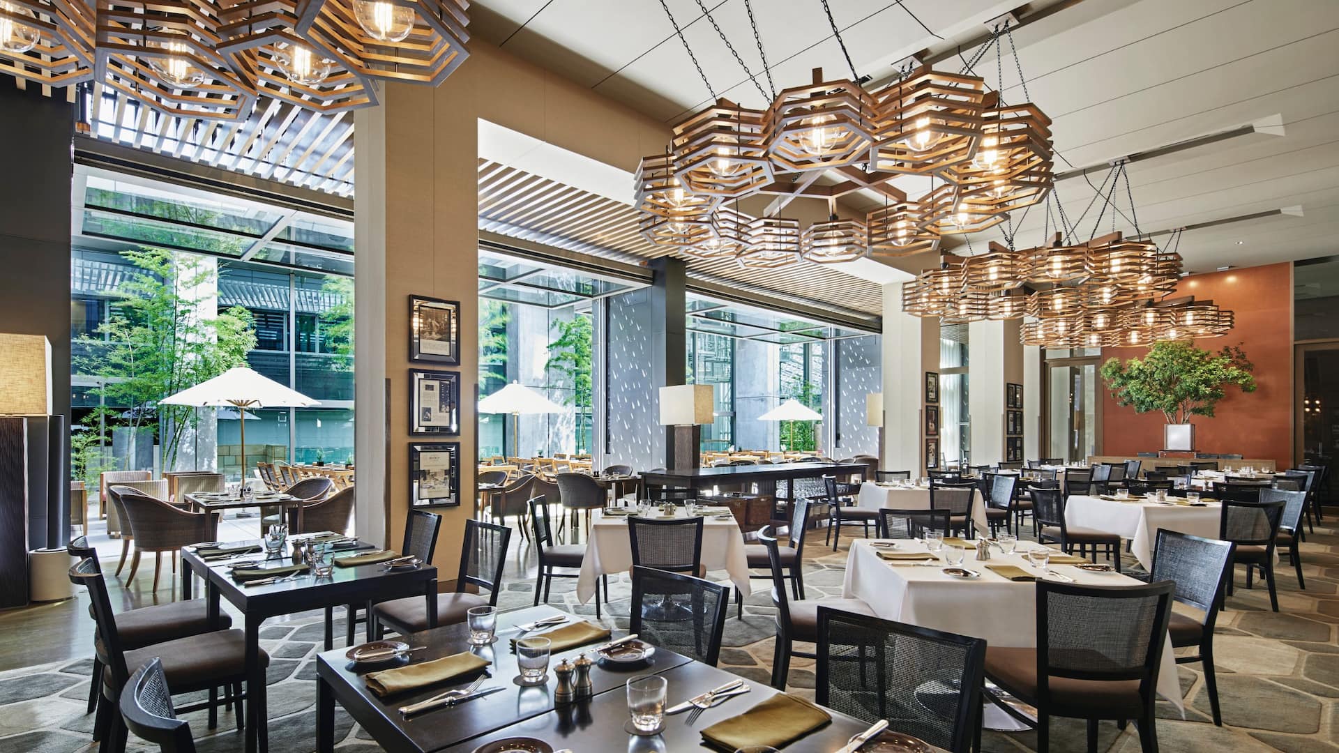 Grand Hyatt Tokyo The Oak Door Dining Room