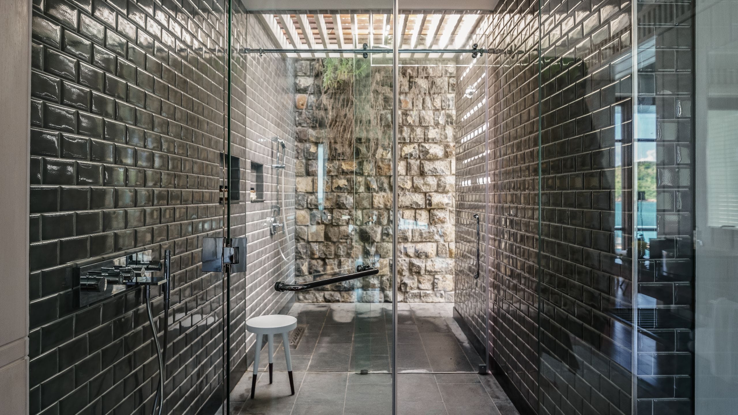 6 von 8 Park Hyatt St. Kitts Christophe Harbour Presidential Villa Master Bathroom Two