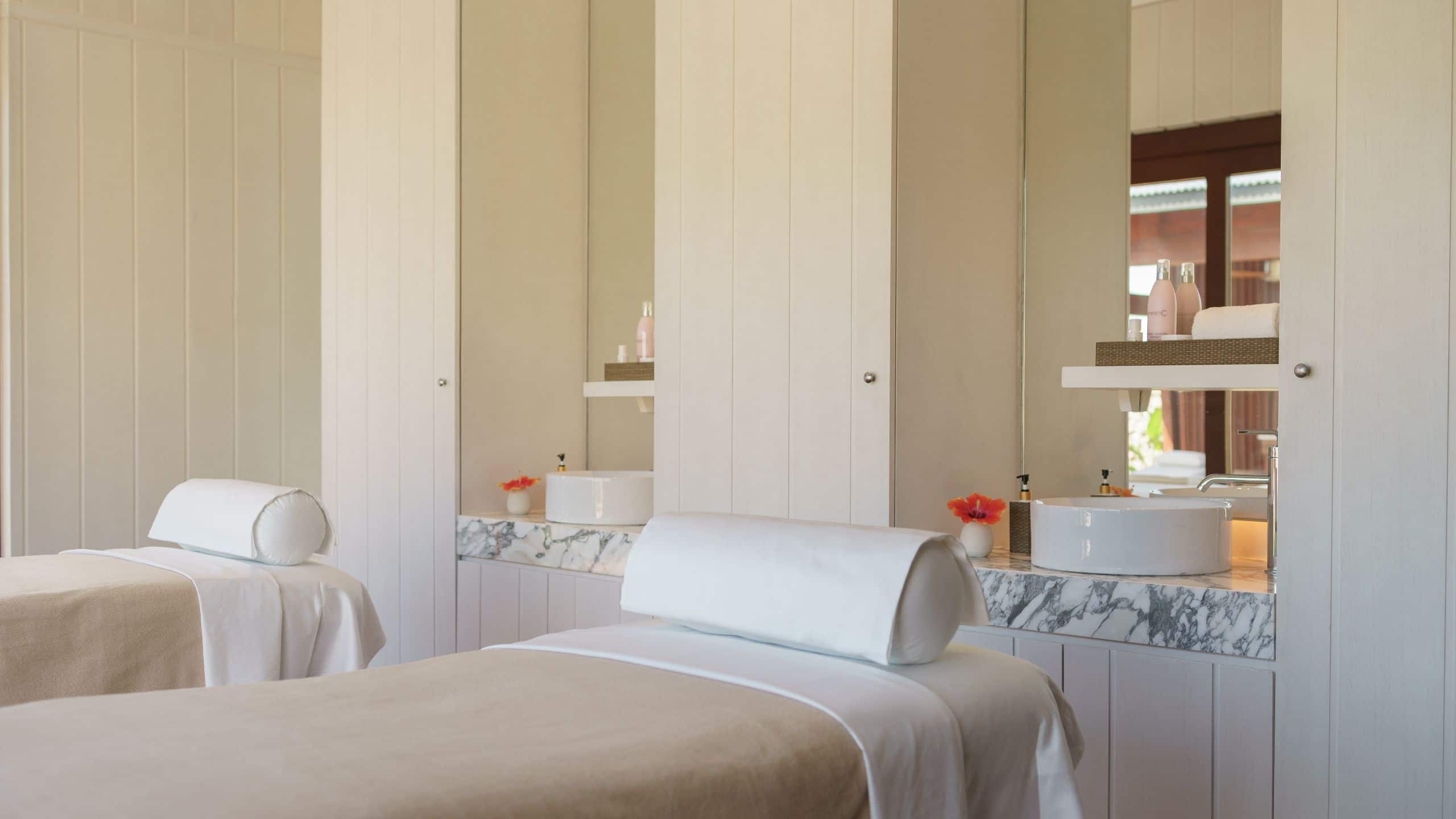 Park Hyatt St. Kitts Christophe Harbour Spa Couple