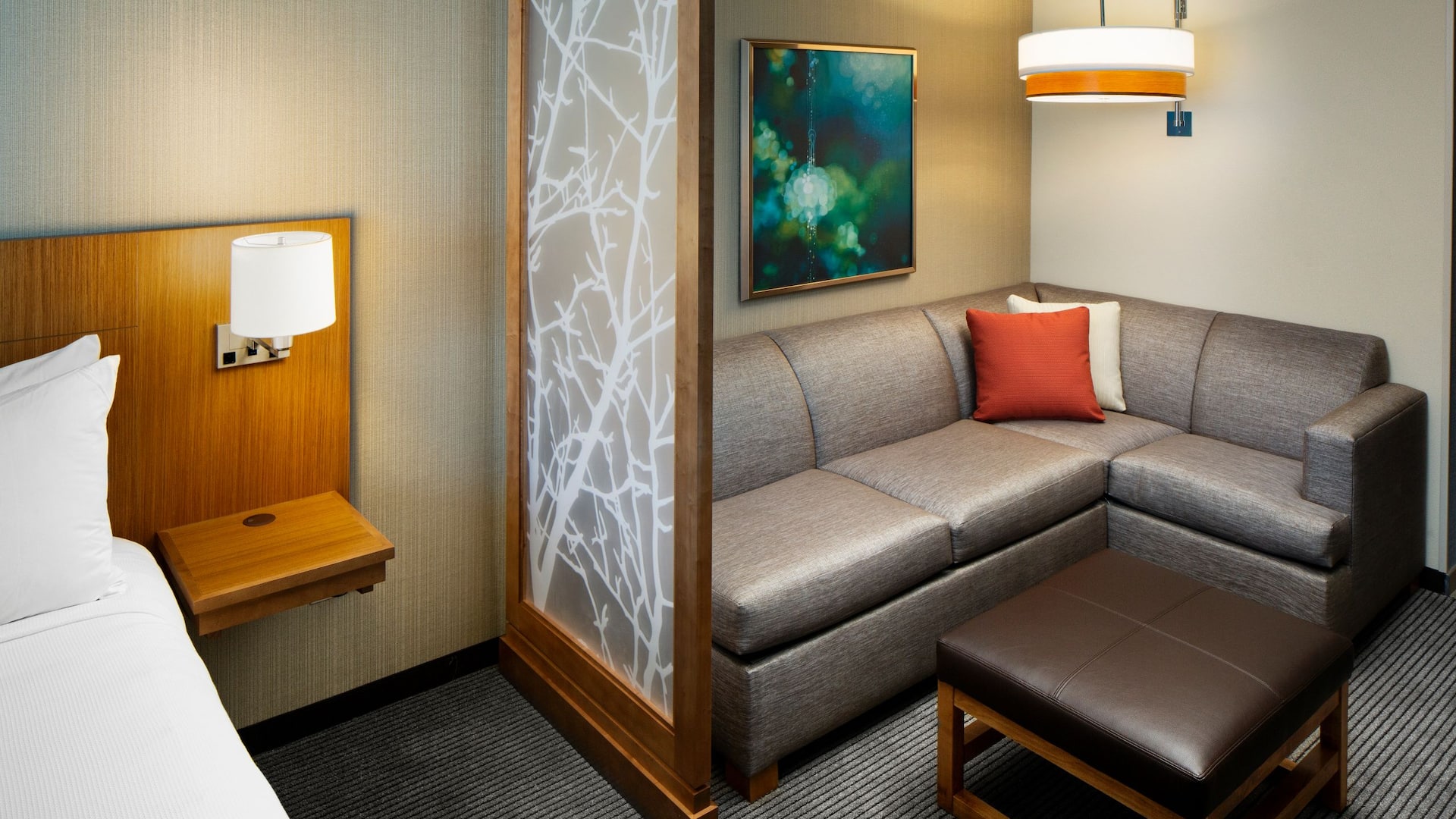 2/3 Hyatt Place Sumter / Downtown Guestroom Living Area