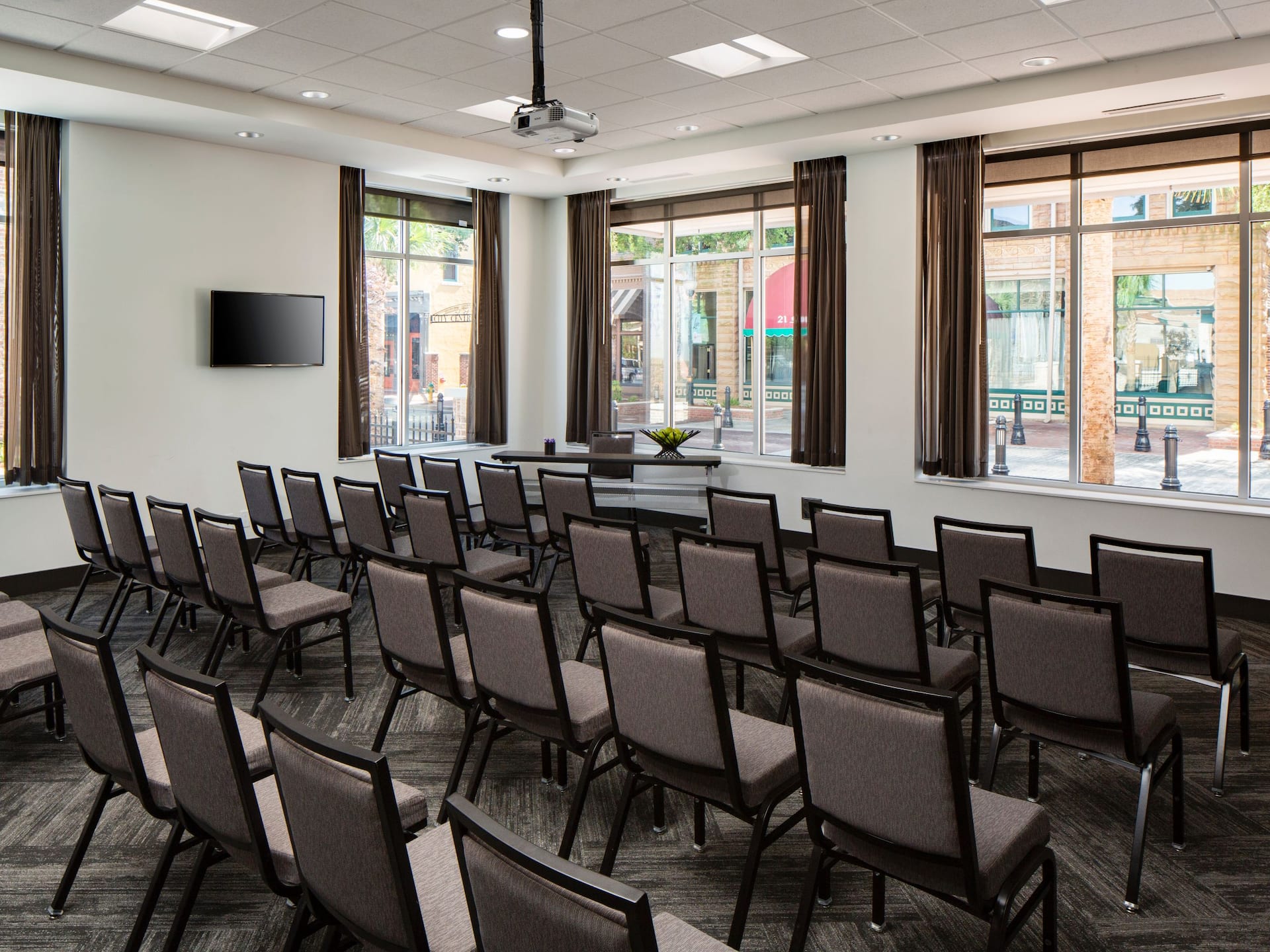 Hyatt Place Sumter / Downtown Patriot Room