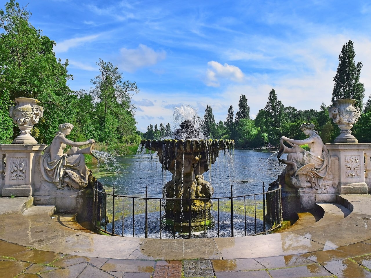 Holland Park fountain