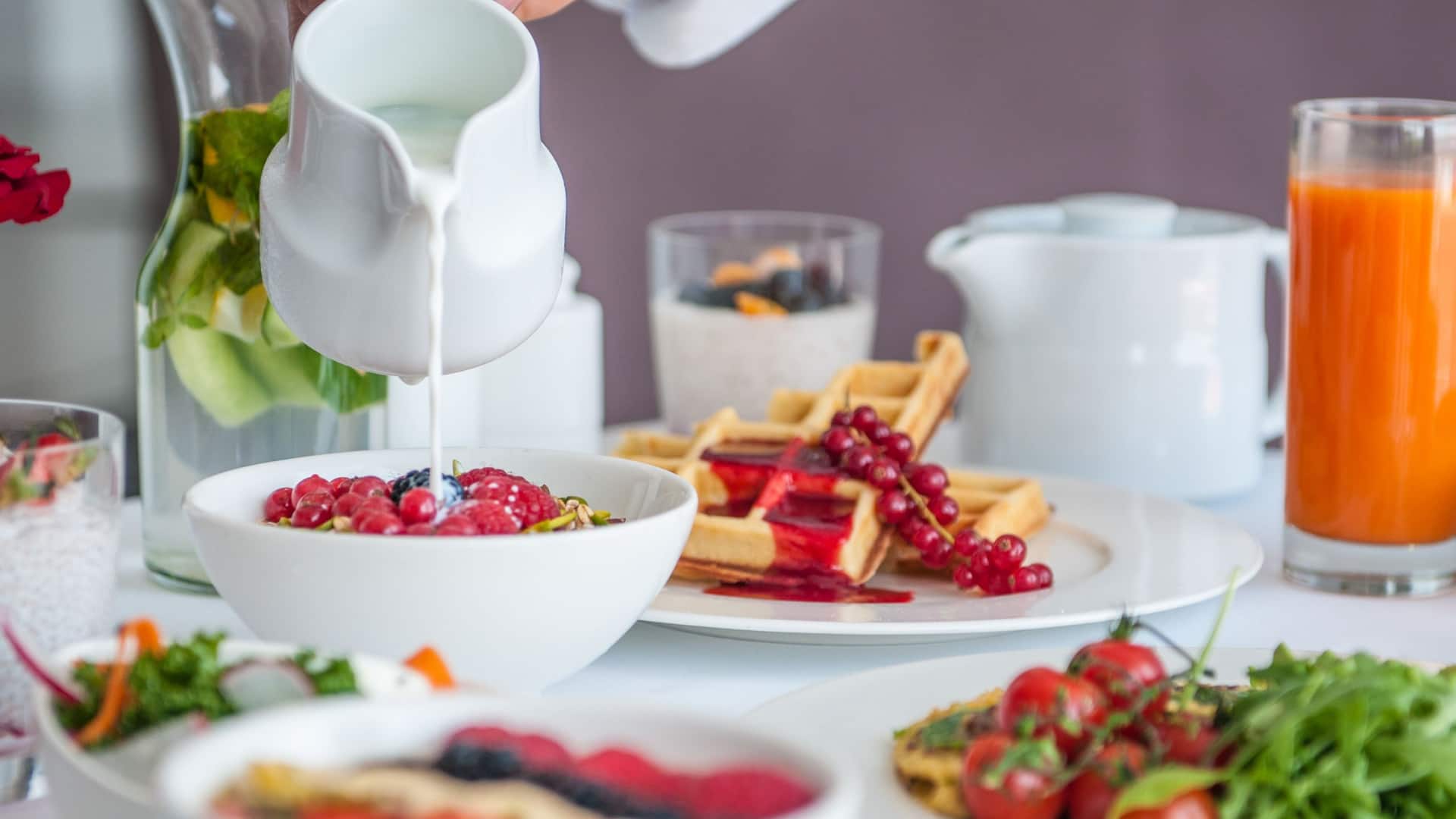 3 من 5 Hyatt Regency Dubai Healthy Breakfast Room Service Milk