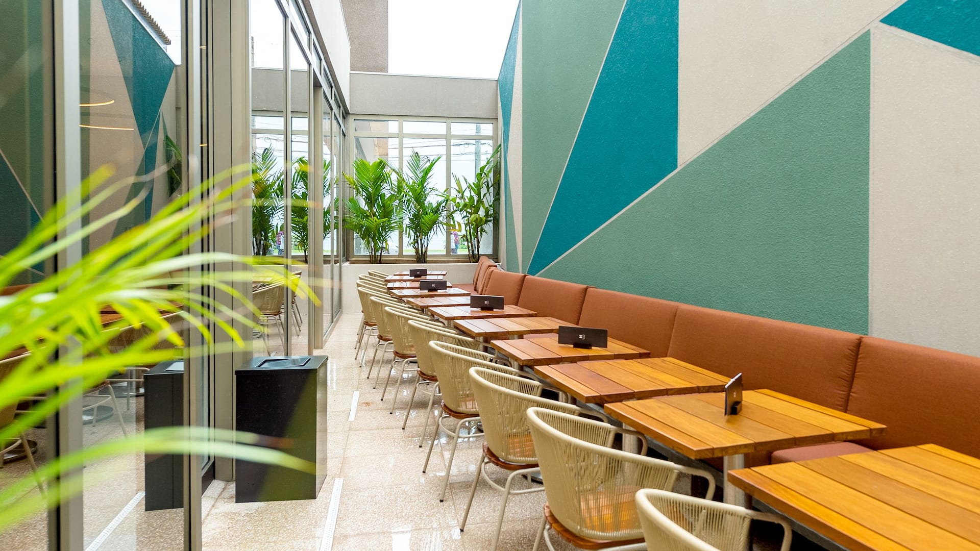 Hyatt Place Macaé Uncovered Seating