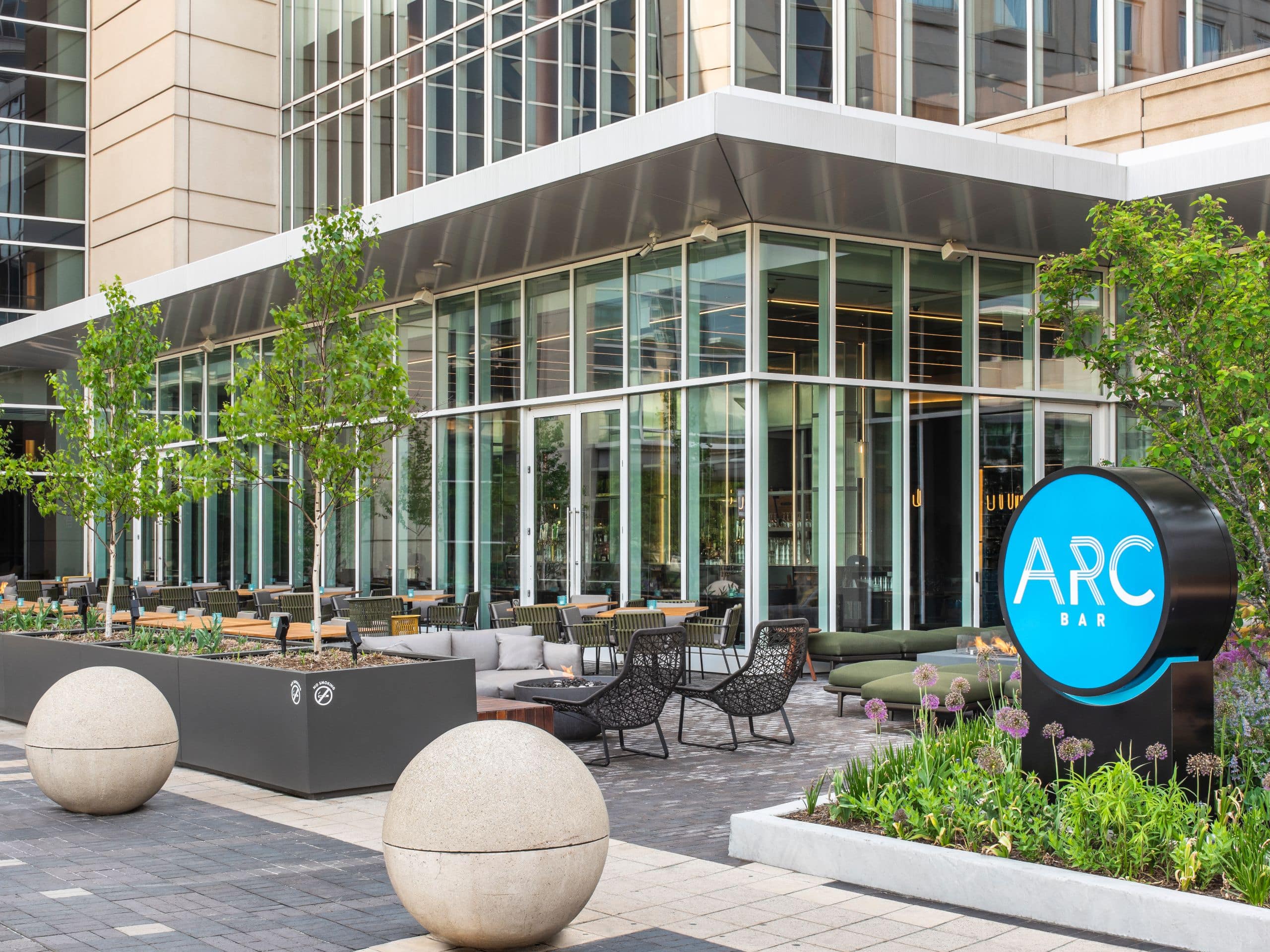 Downtown Chicago Restaurants And Bars Hyatt Regency Mccormick Place