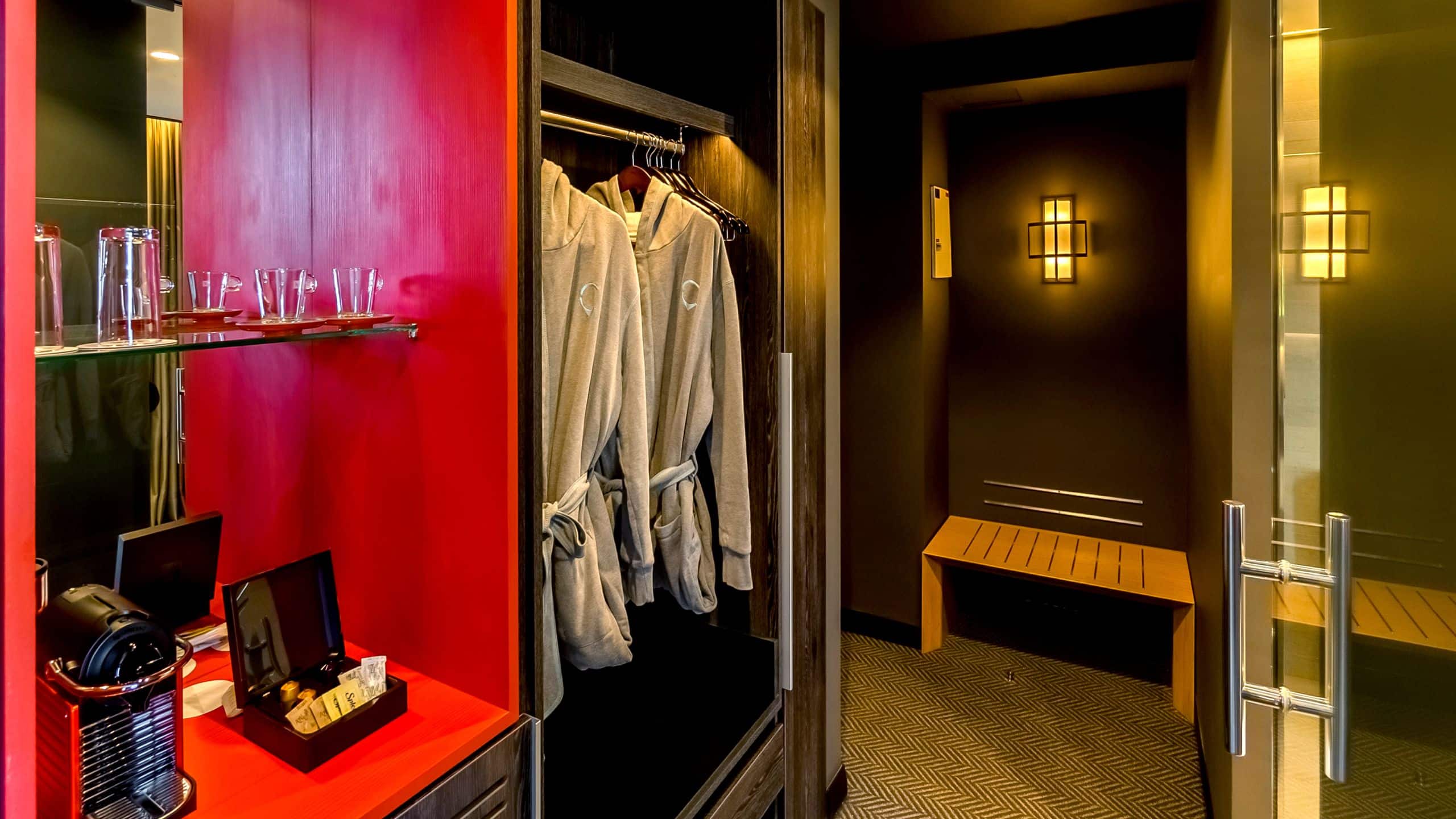 Hyatt Centric Las Condes Santiago Junior Suite Closet