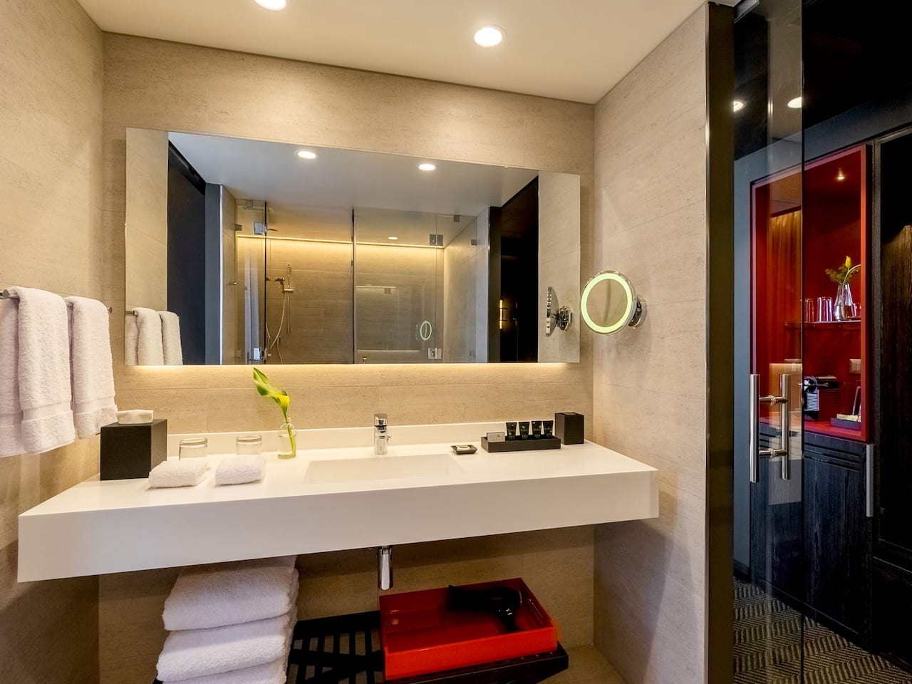 junior suite bathroom in hotel in santiago