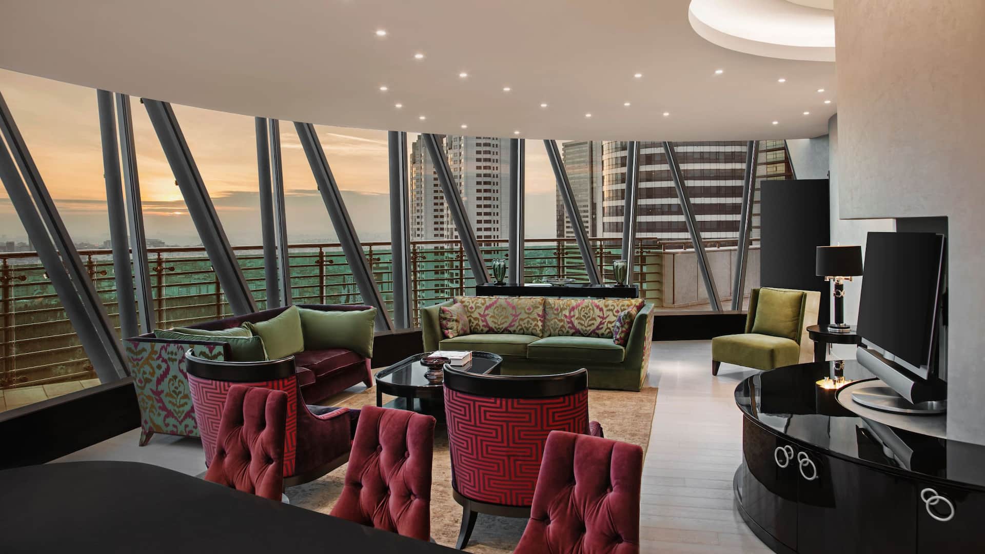 2 / 5 Hyatt Centric Levent Istanbul Crown Suite