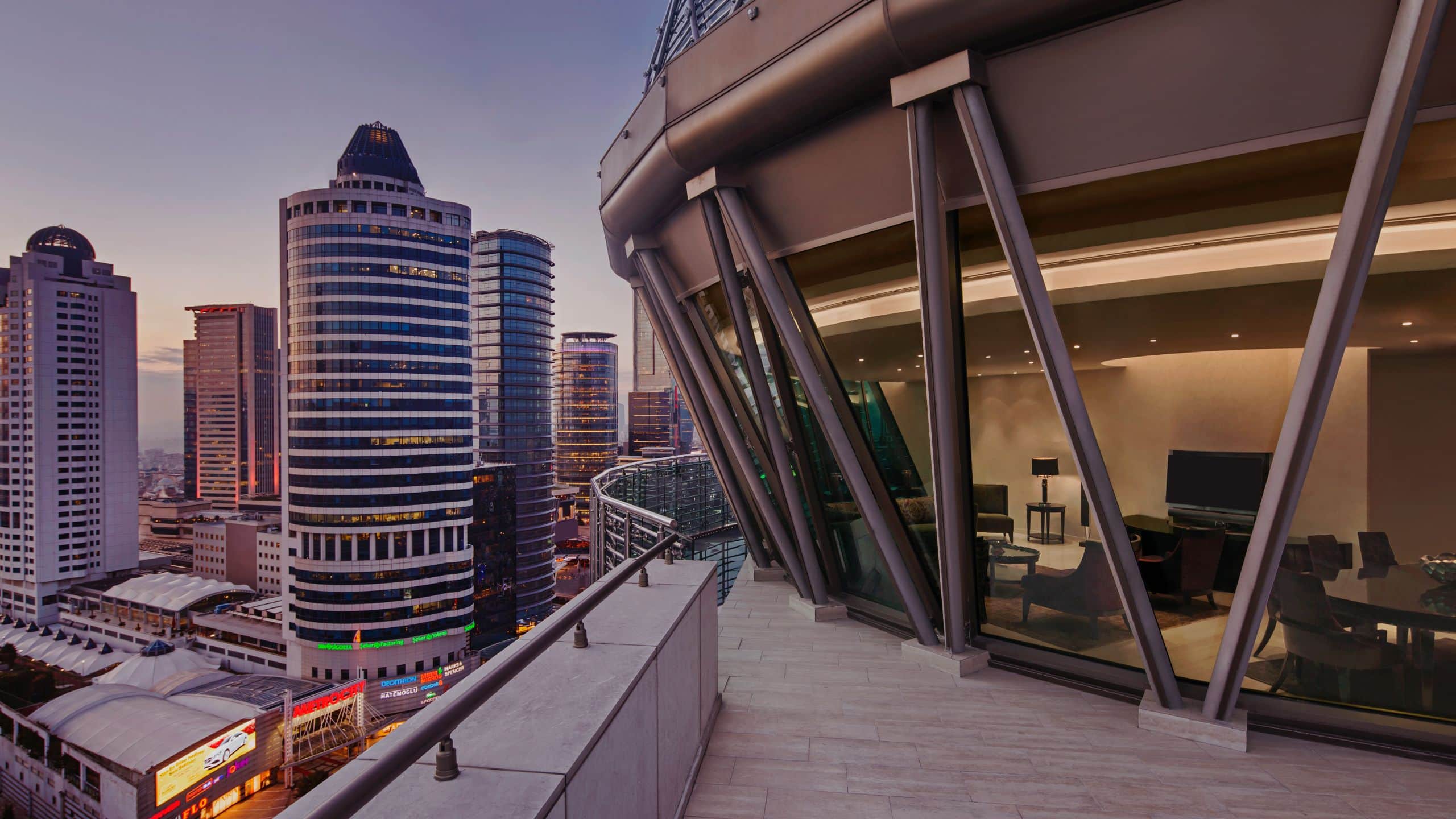 Hyatt Centric Levent Istanbul Crown Suite Terrace