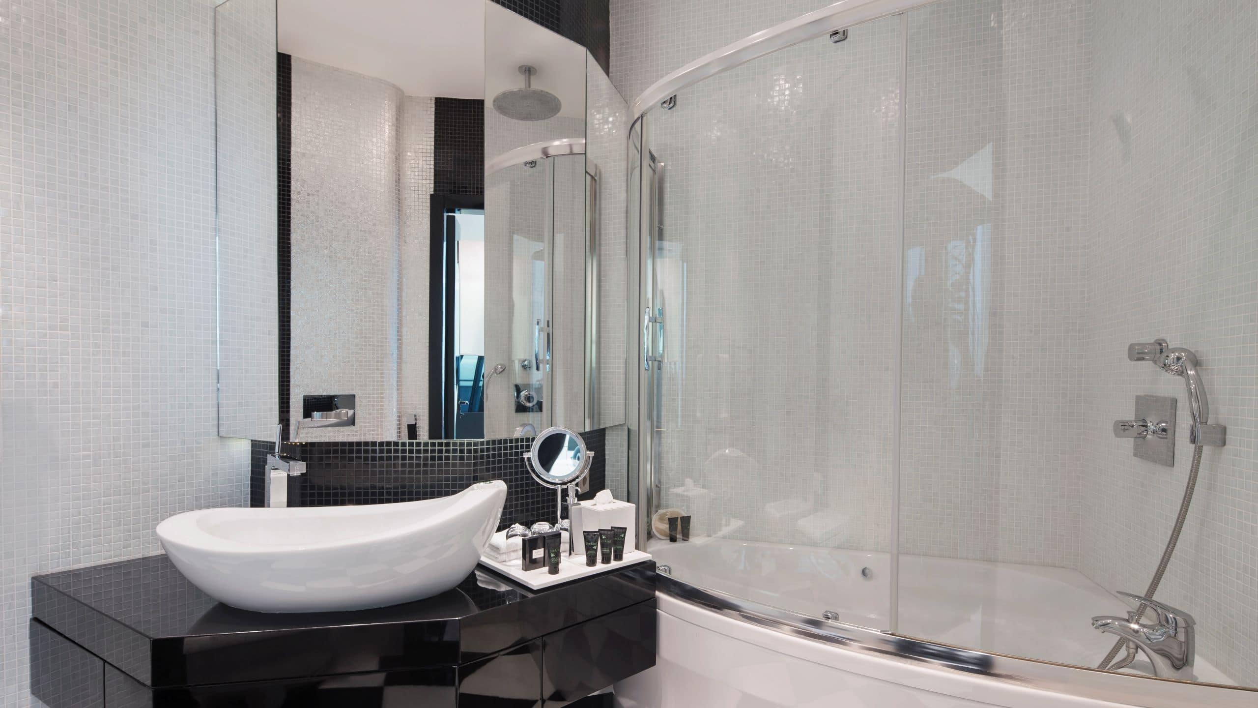 5 de 5 Hyatt Centric Levent Istanbul Crown Suite Bath