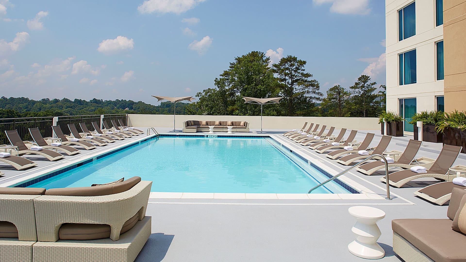 Hyatt Regency Atlanta Perimeter at Villa Christina Pool